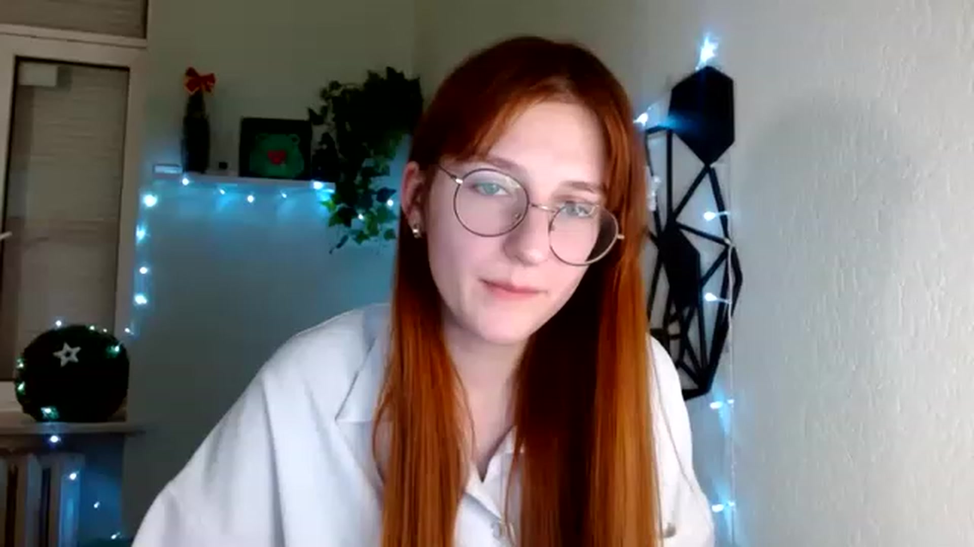 Gallery image thumbnail from Red_Hot_Fox's myfreecams stream on, 12/02/2022, 14:36 image 10 of 20