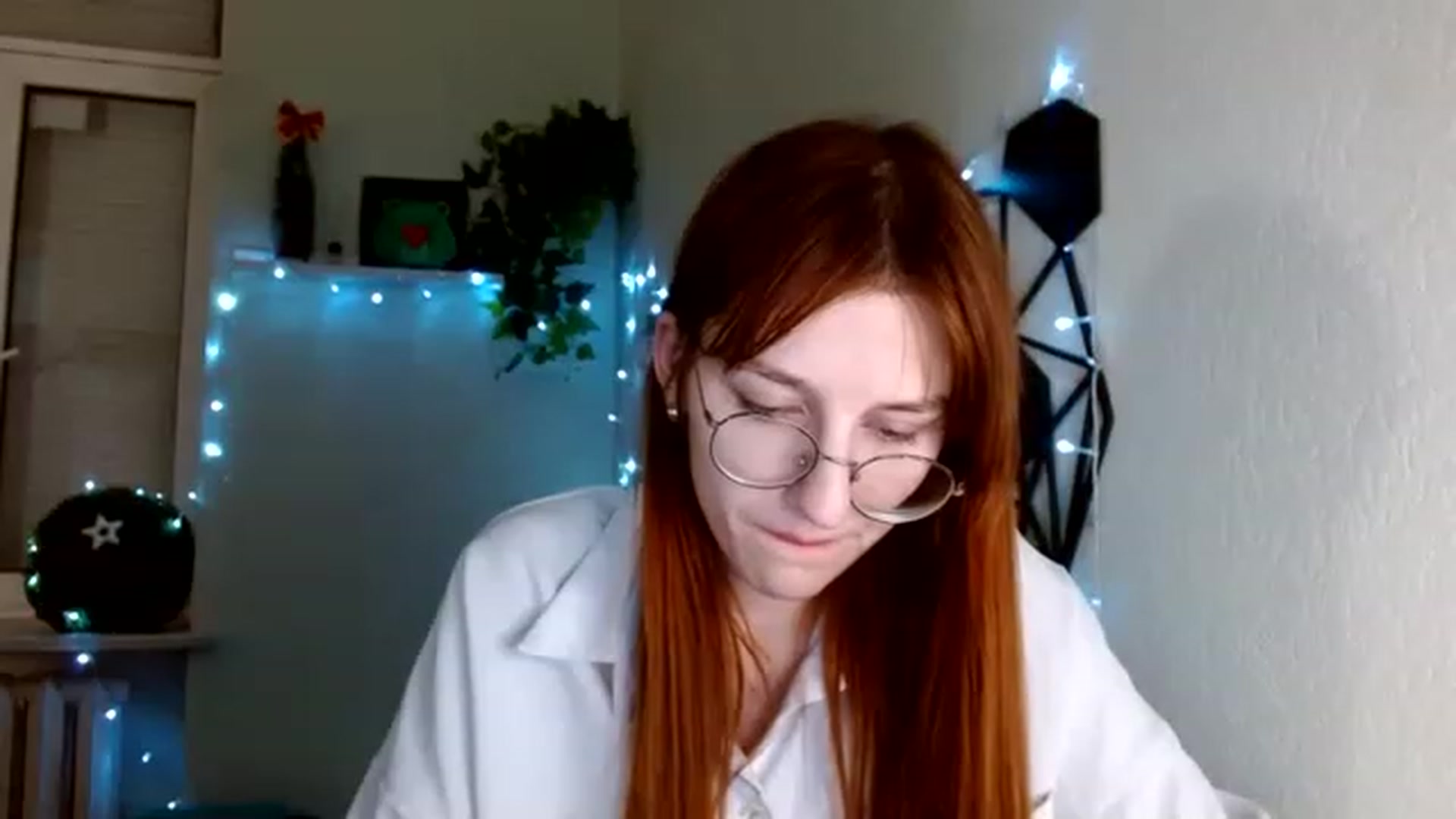 Gallery image thumbnail from Red_Hot_Fox's myfreecams stream on, 12/02/2022, 17:15 image 15 of 20