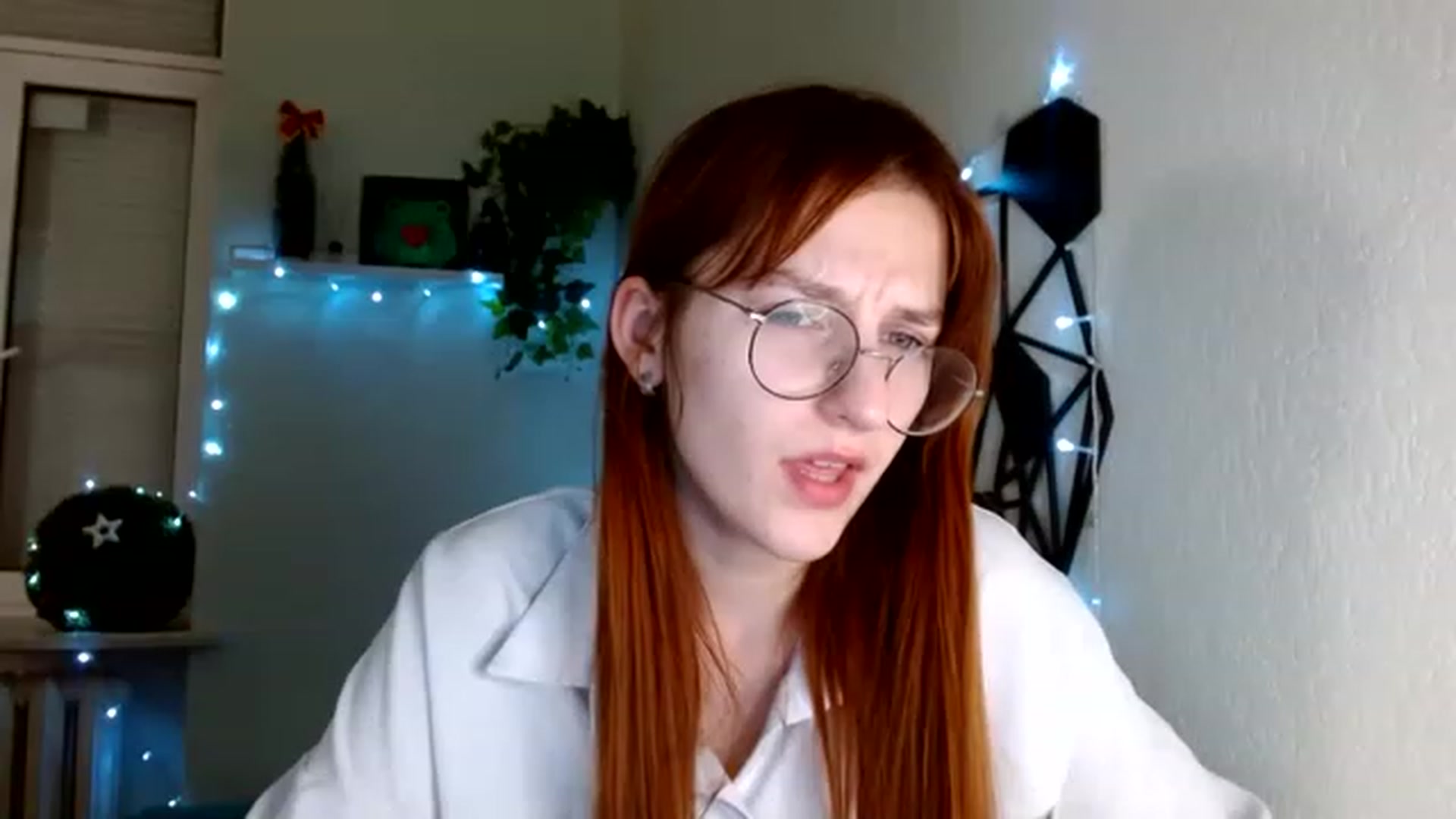 Gallery image thumbnail from Red_Hot_Fox's myfreecams stream on, 12/02/2022, 17:15 image 16 of 20