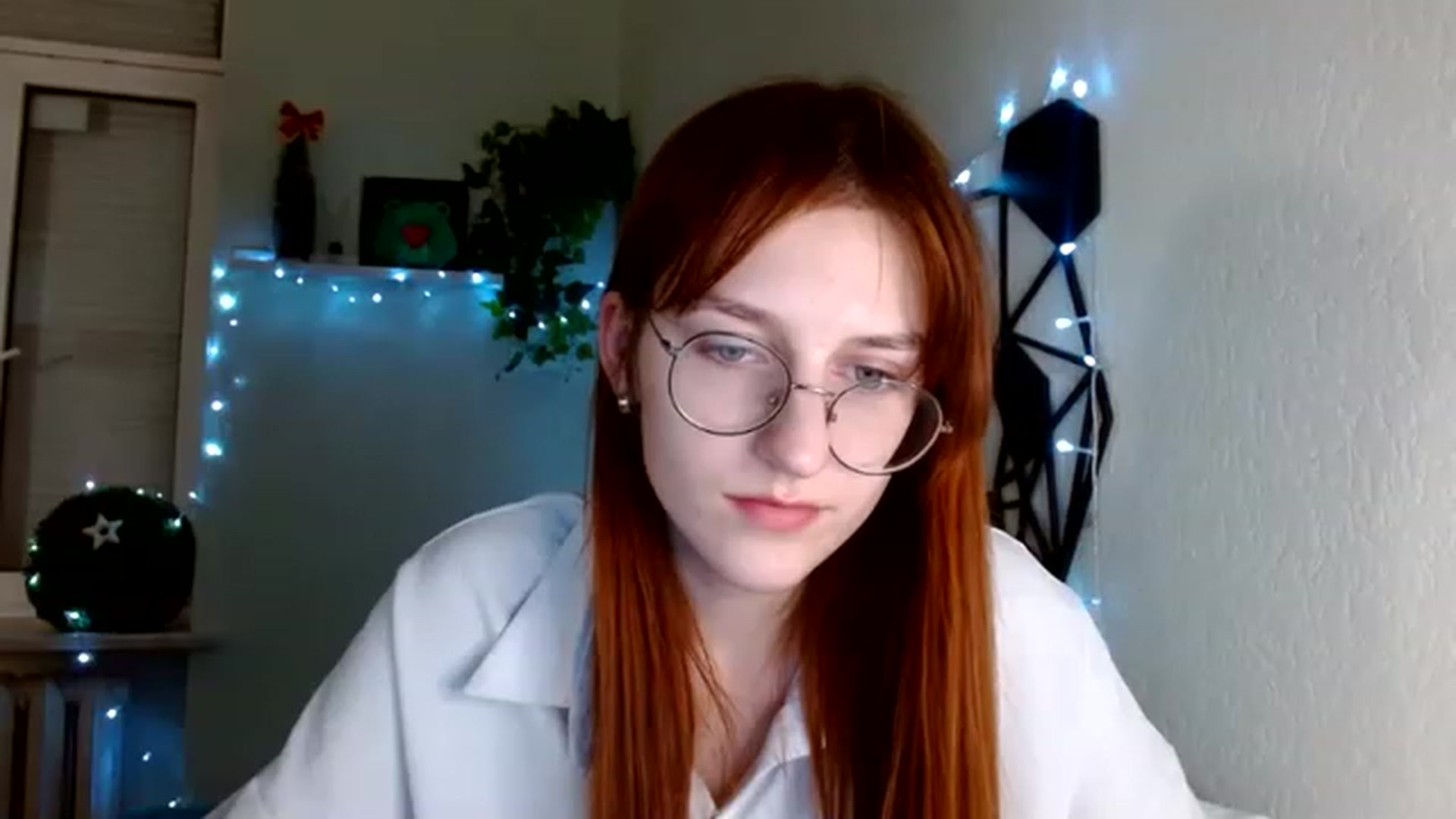 Gallery image thumbnail from Red_Hot_Fox's myfreecams stream on, 12/02/2022, 17:15 image 19 of 20