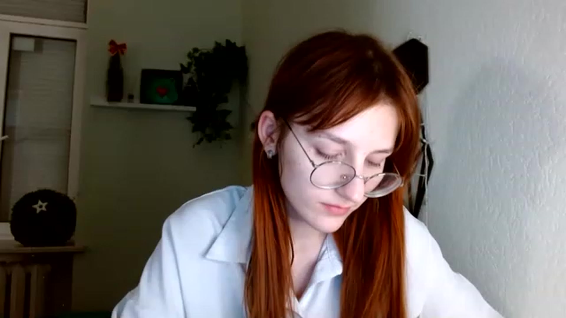 Gallery image thumbnail from Red_Hot_Fox's myfreecams stream on, 12/02/2022, 17:15 image 1 of 20