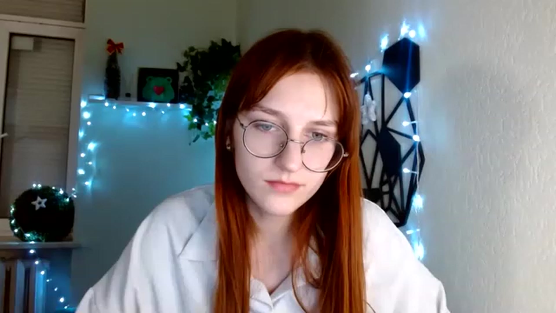 Gallery image thumbnail from Red_Hot_Fox's myfreecams stream on, 12/02/2022, 17:50 image 16 of 20