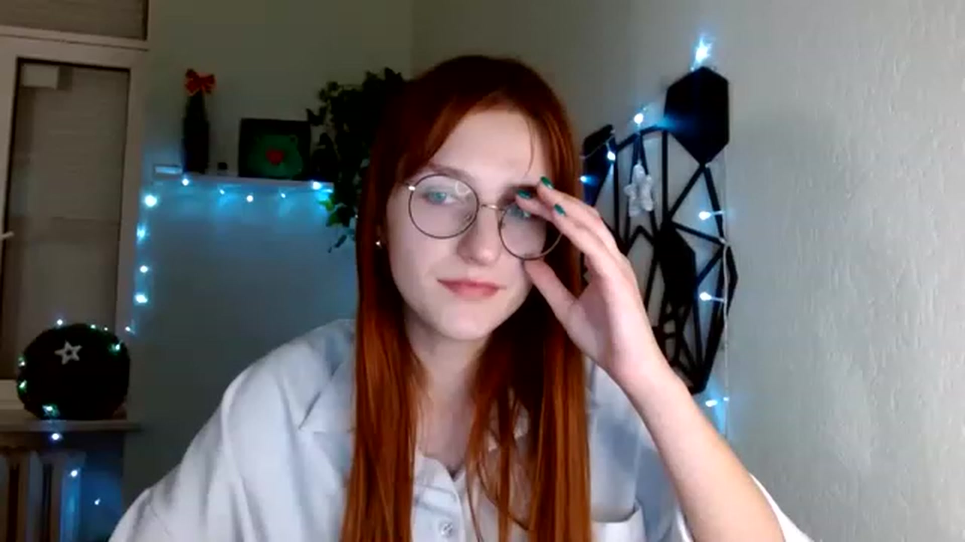 Gallery image thumbnail from Red_Hot_Fox's myfreecams stream on, 12/02/2022, 17:50 image 18 of 20
