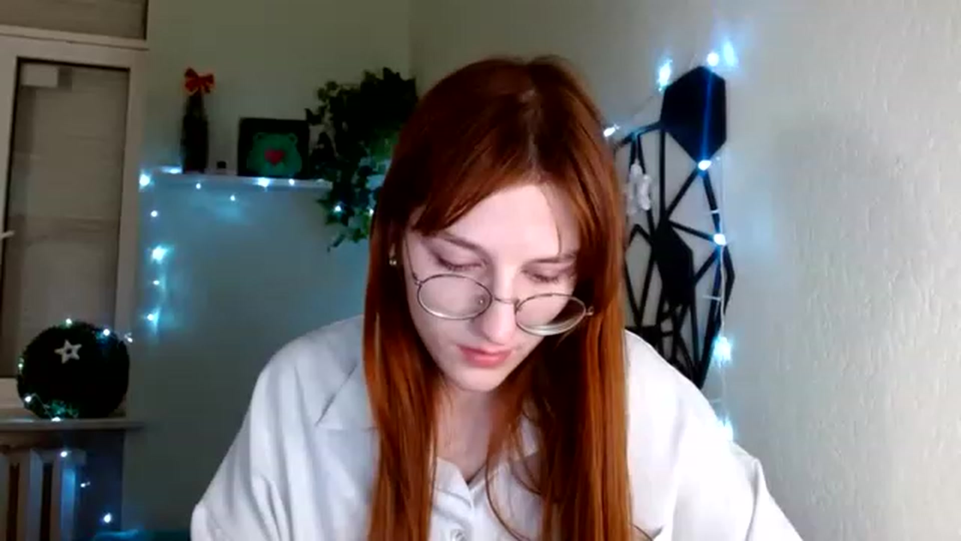 Gallery image thumbnail from Red_Hot_Fox's myfreecams stream on, 12/02/2022, 17:50 image 17 of 20