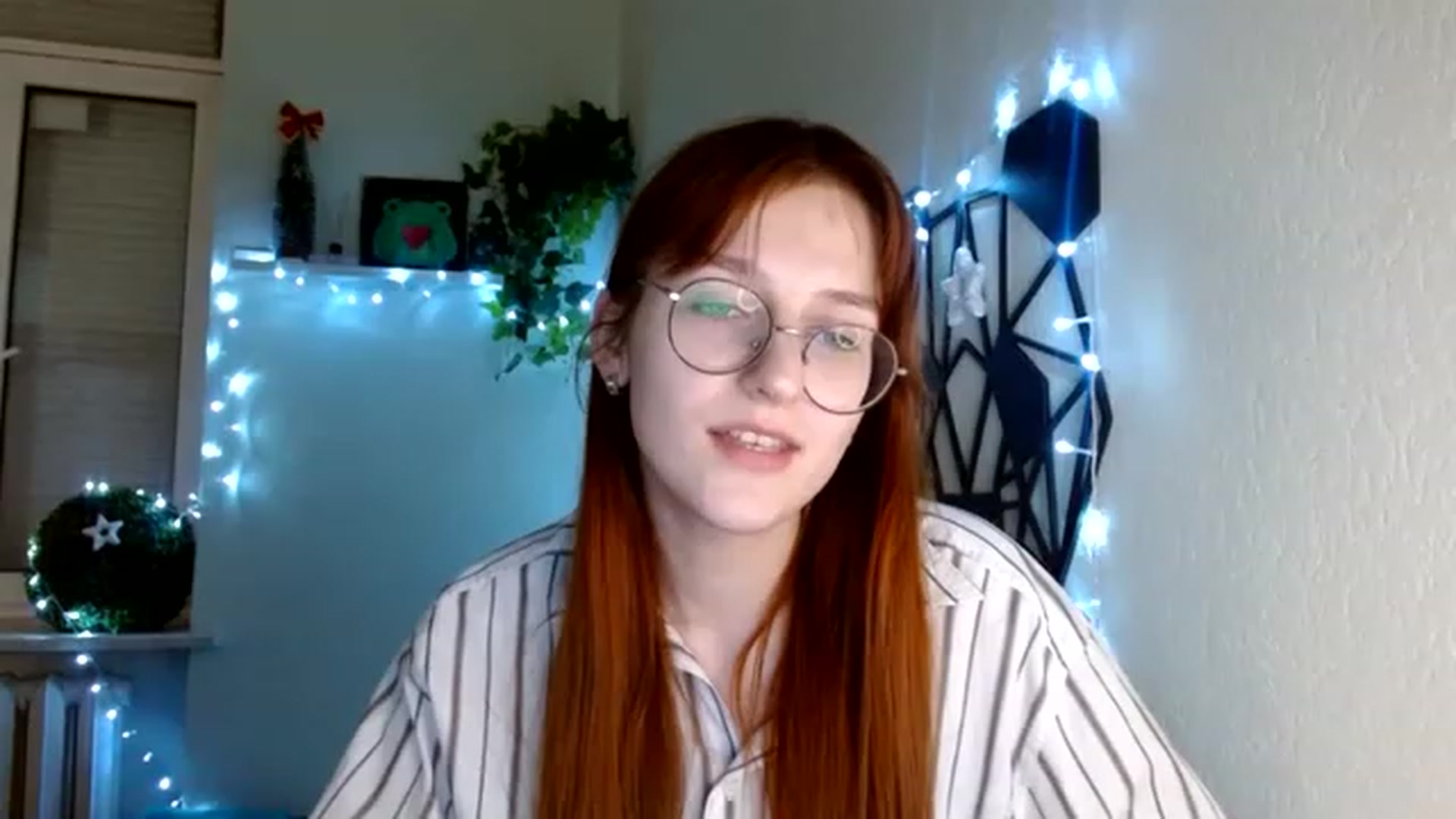 Gallery image thumbnail from Red_Hot_Fox's myfreecams stream on, 12/03/2022, 13:20 image 12 of 20