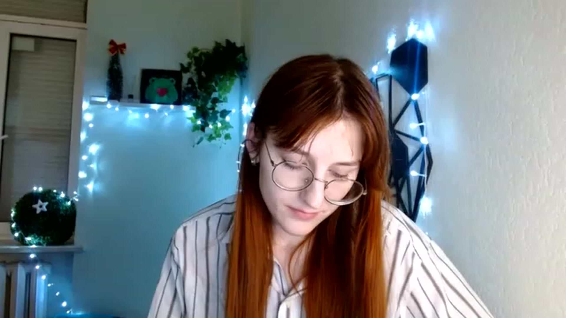Gallery image thumbnail from Red_Hot_Fox's myfreecams stream on, 12/03/2022, 13:20 image 13 of 20