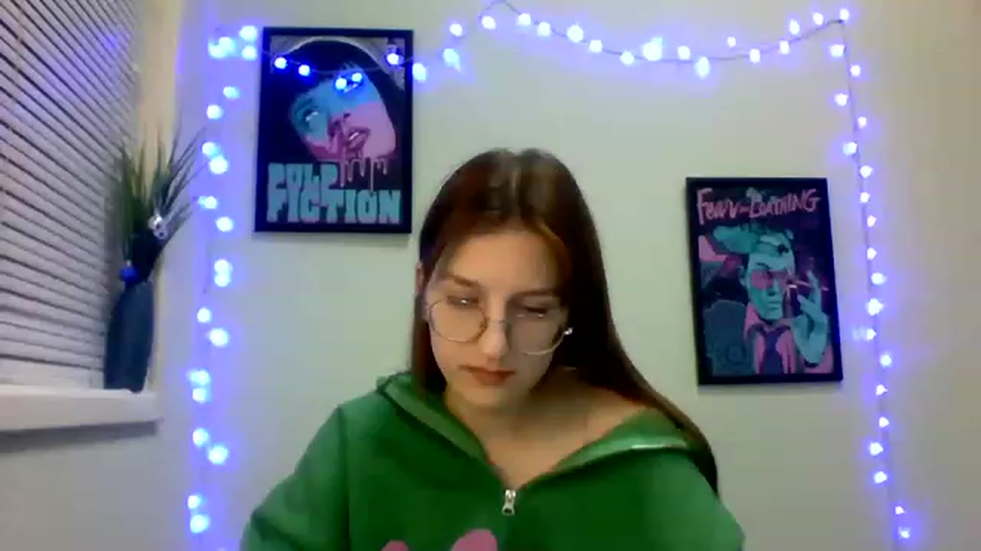 Gallery image thumbnail from Red_Hot_Fox's myfreecams stream on, 12/06/2022, 10:30 image 5 of 20