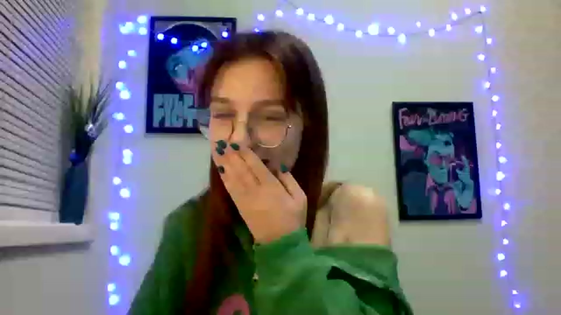 Gallery image thumbnail from Red_Hot_Fox's myfreecams stream on, 12/06/2022, 10:43 image 18 of 20