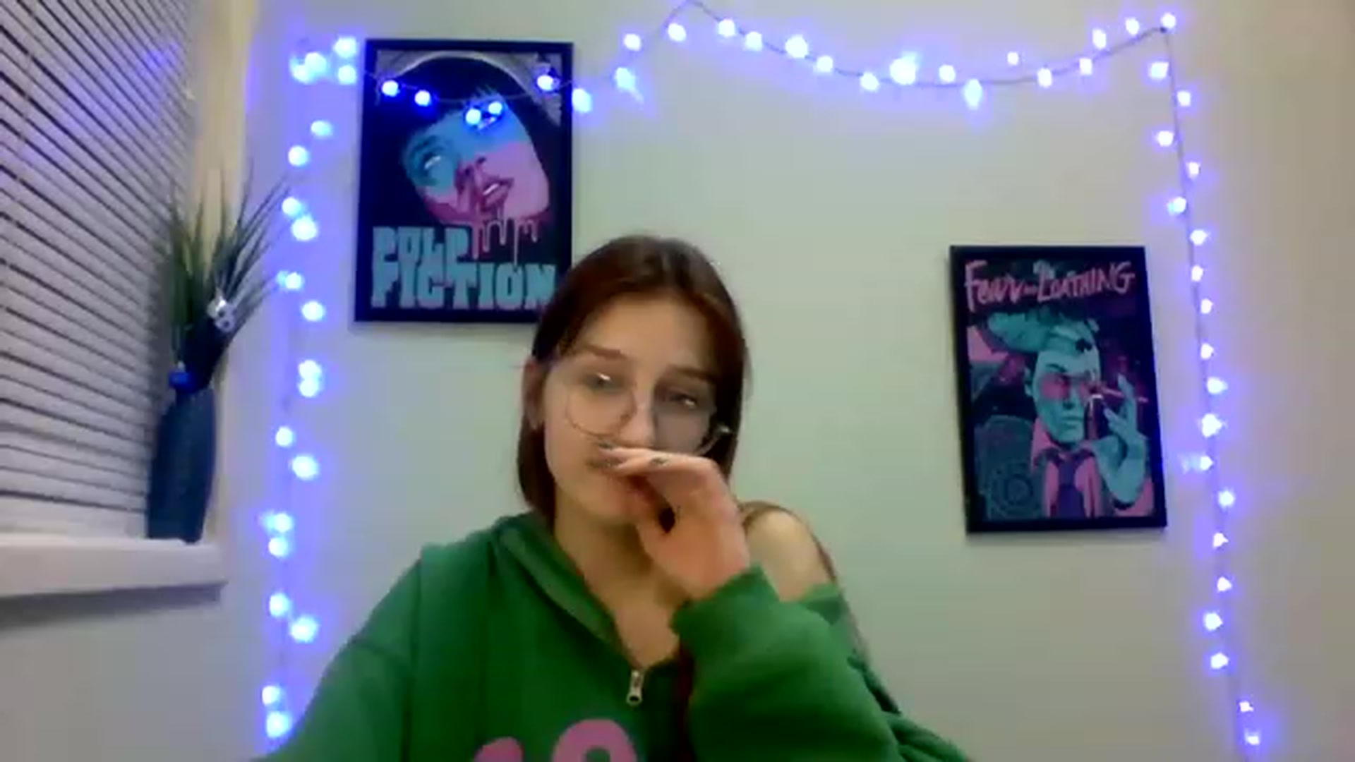 Gallery image thumbnail from Red_Hot_Fox's myfreecams stream on, 12/06/2022, 12:36 image 19 of 20