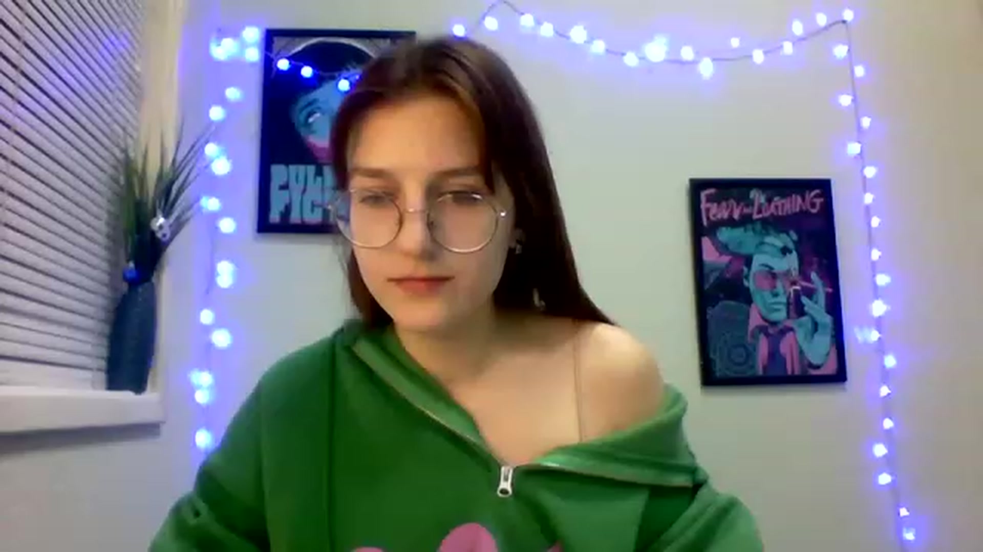 Gallery image thumbnail from Red_Hot_Fox's myfreecams stream on, 12/06/2022, 12:56 image 17 of 20