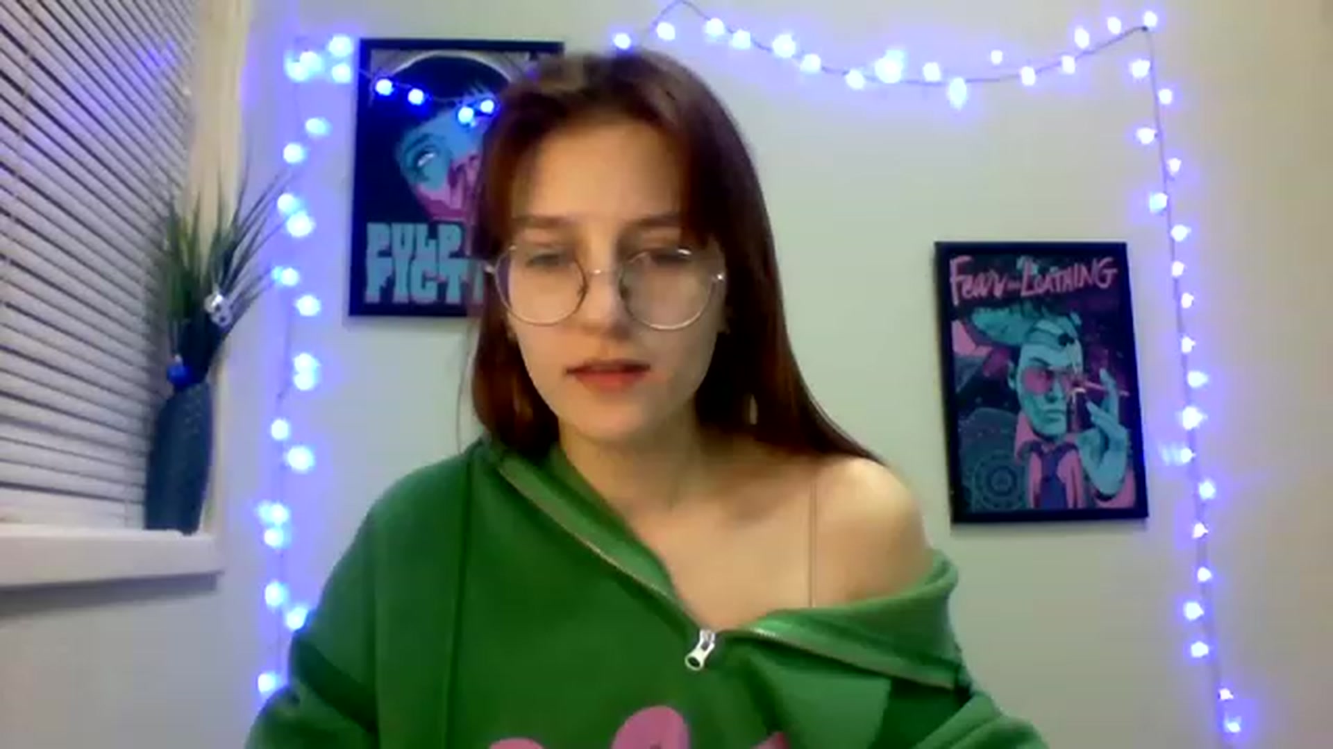 Gallery image thumbnail from Red_Hot_Fox's myfreecams stream on, 12/06/2022, 12:56 image 18 of 20