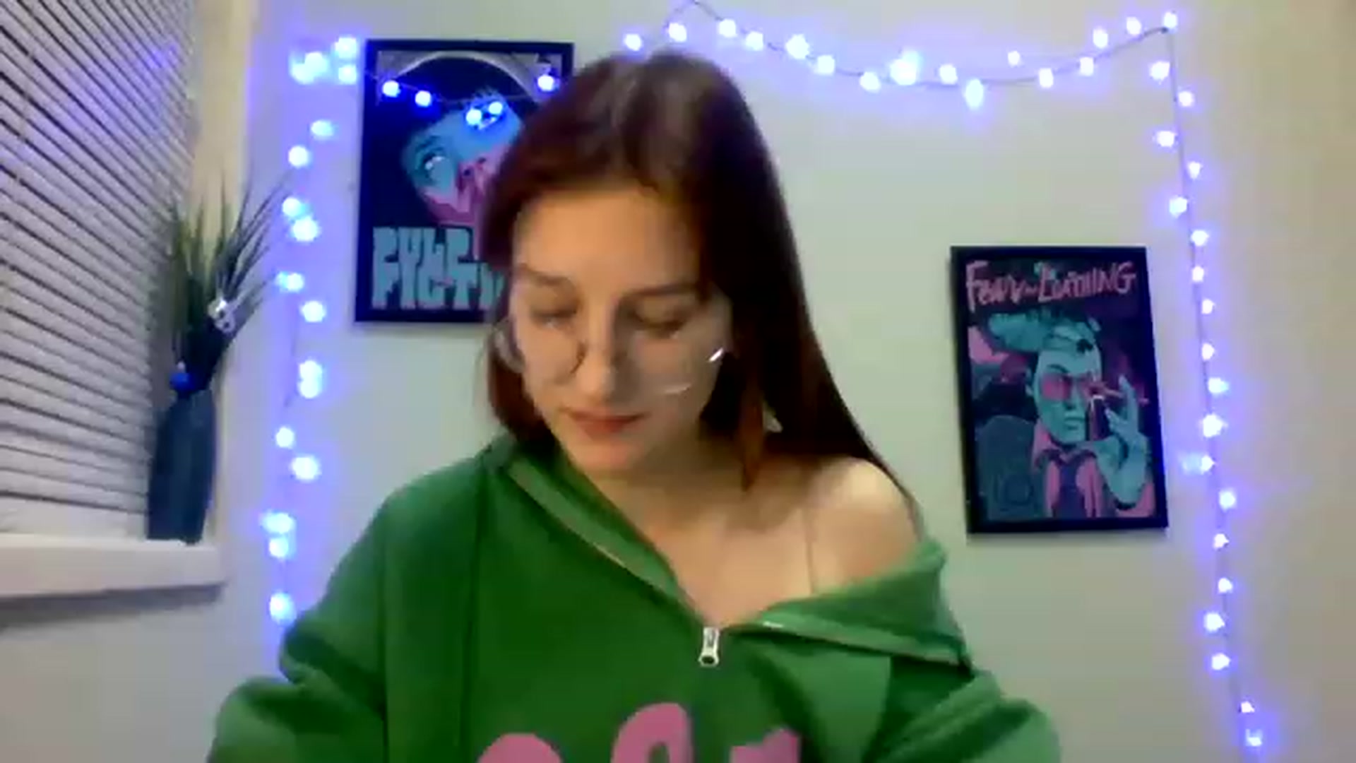 Gallery image thumbnail from Red_Hot_Fox's myfreecams stream on, 12/06/2022, 12:56 image 19 of 20
