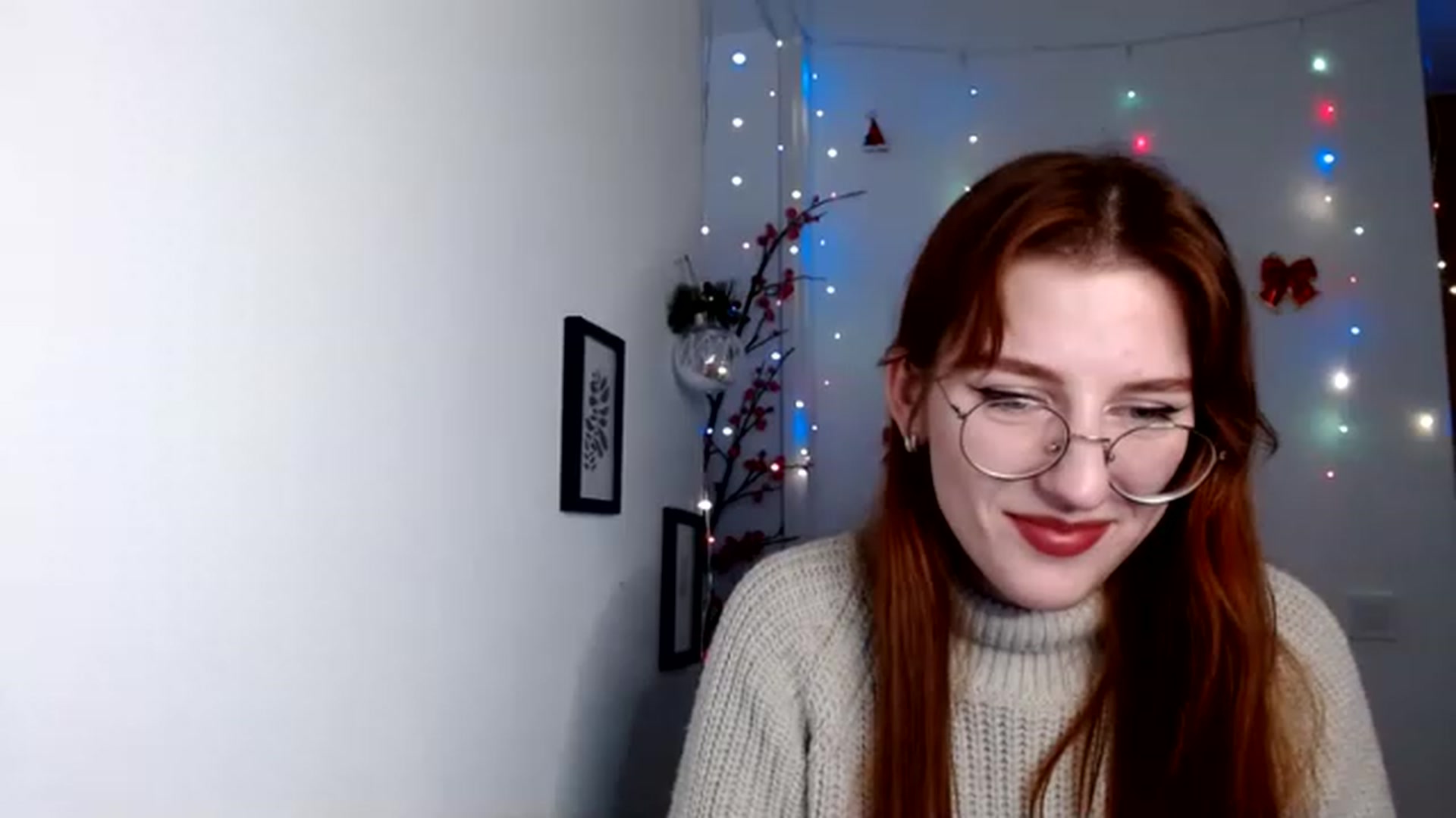 Gallery image thumbnail from Red_Hot_Fox's myfreecams stream on, 12/07/2022, 14:14 image 14 of 20