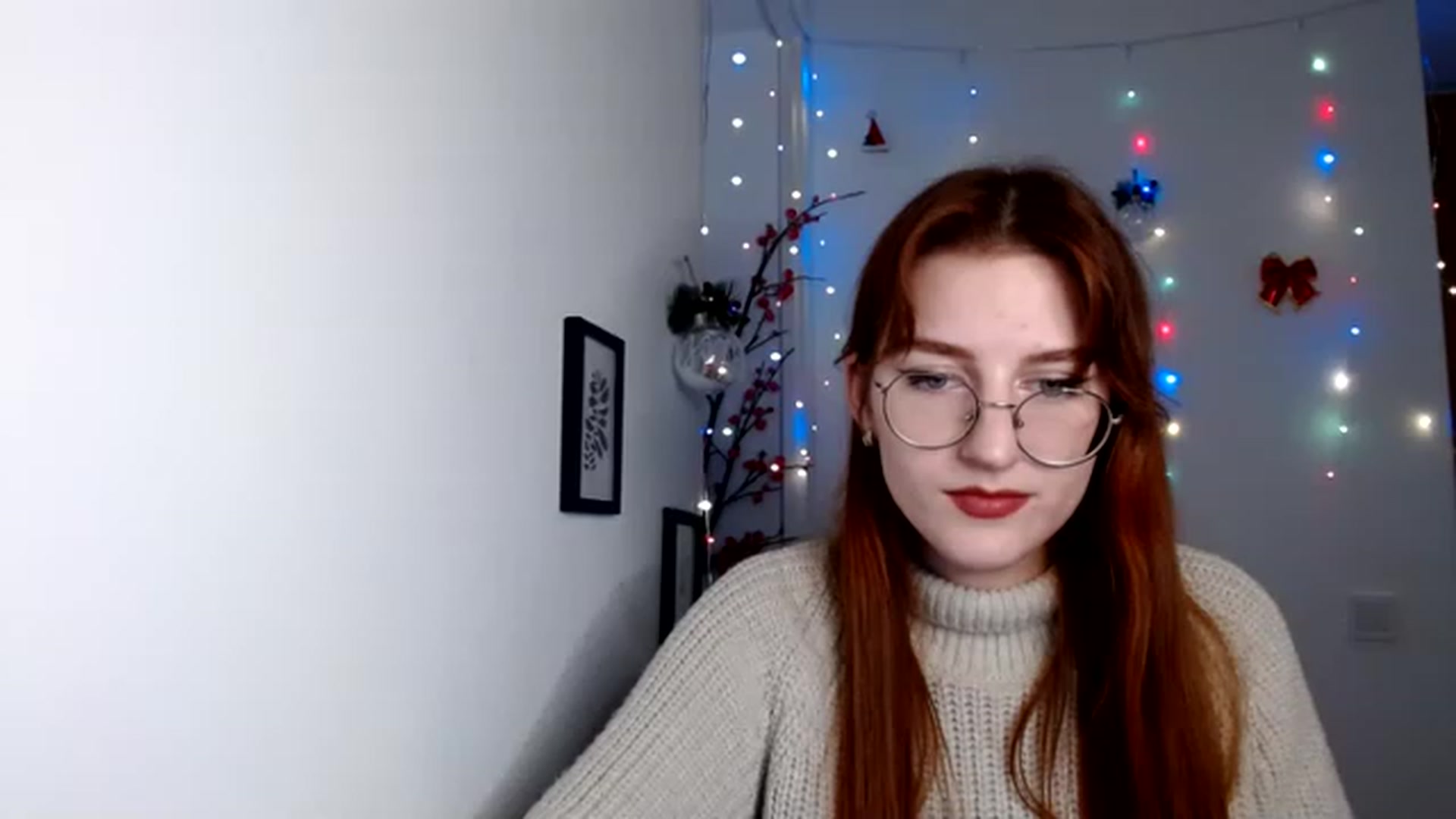 Gallery image thumbnail from Red_Hot_Fox's myfreecams stream on, 12/07/2022, 14:14 image 10 of 20