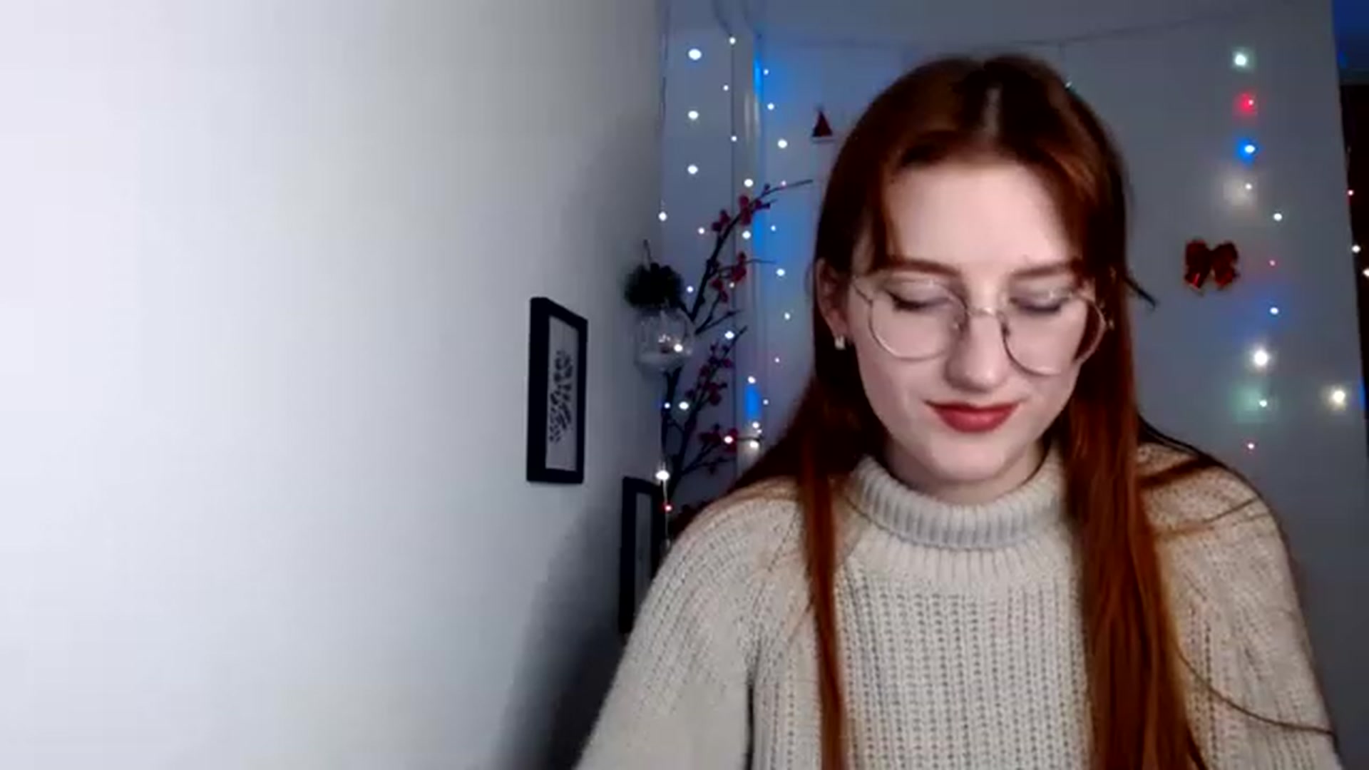 Gallery image thumbnail from Red_Hot_Fox's myfreecams stream on, 12/07/2022, 14:47 image 9 of 20