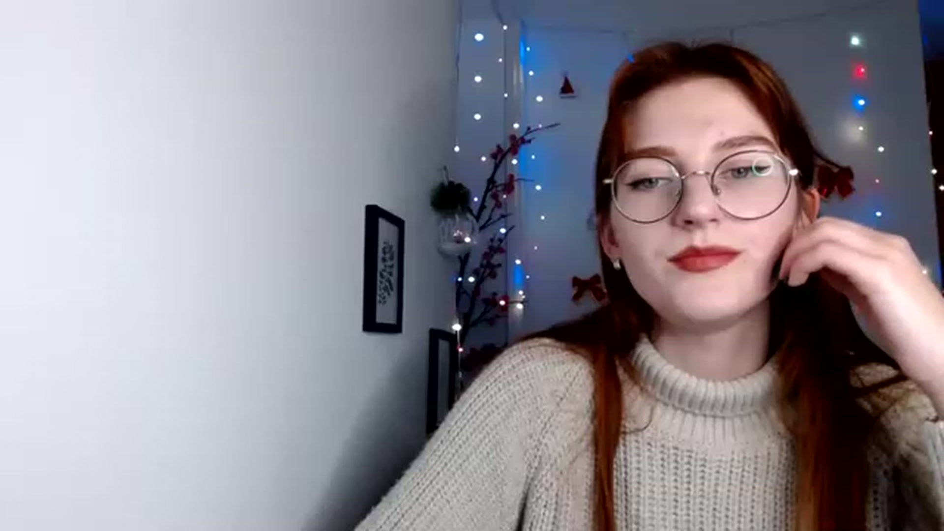 Gallery image thumbnail from Red_Hot_Fox's myfreecams stream on, 12/07/2022, 14:47 image 17 of 20