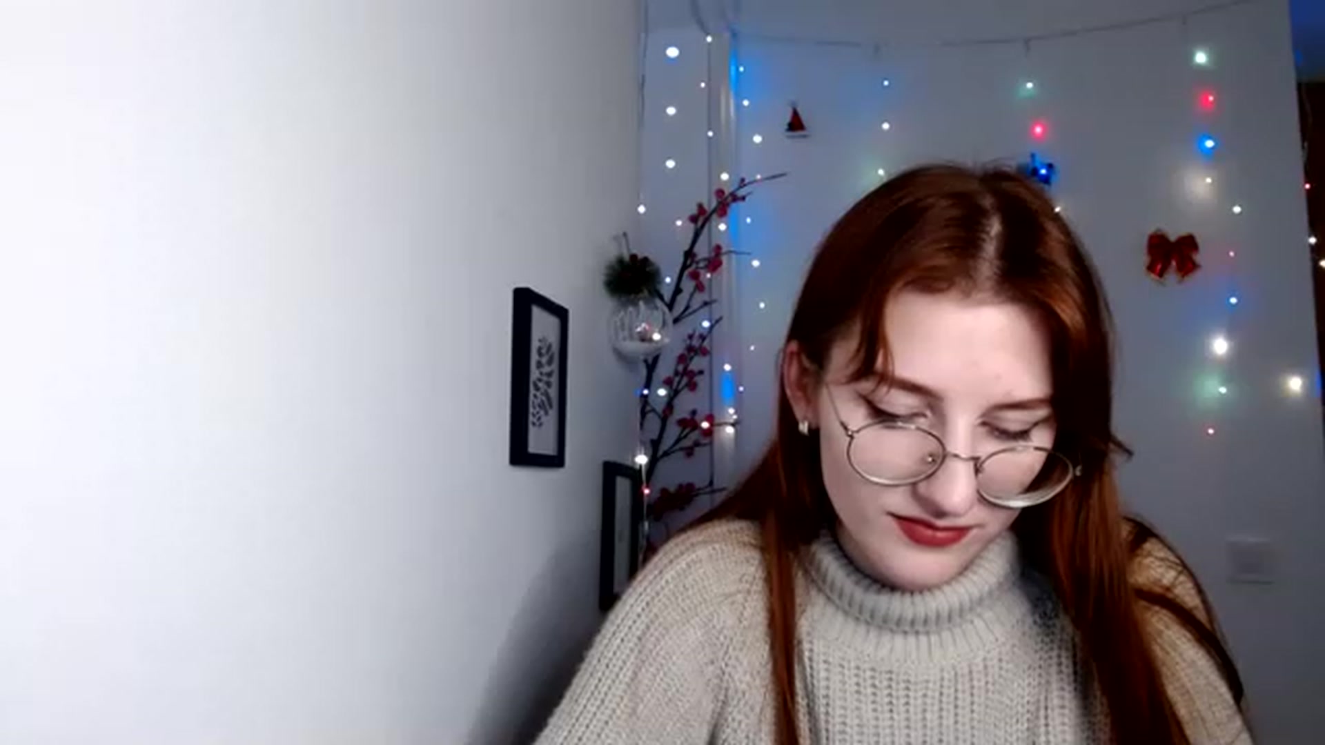 Gallery image thumbnail from Red_Hot_Fox's myfreecams stream on, 12/07/2022, 14:47 image 4 of 20