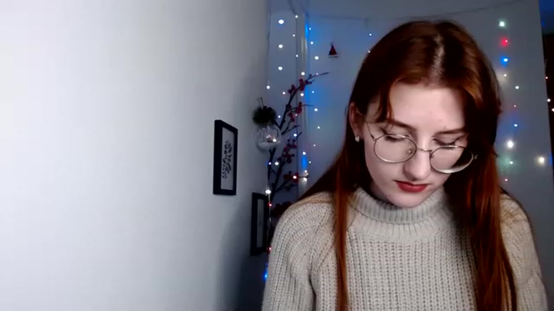 Gallery image thumbnail from Red_Hot_Fox's myfreecams stream on, 12/07/2022, 14:47 image 12 of 20
