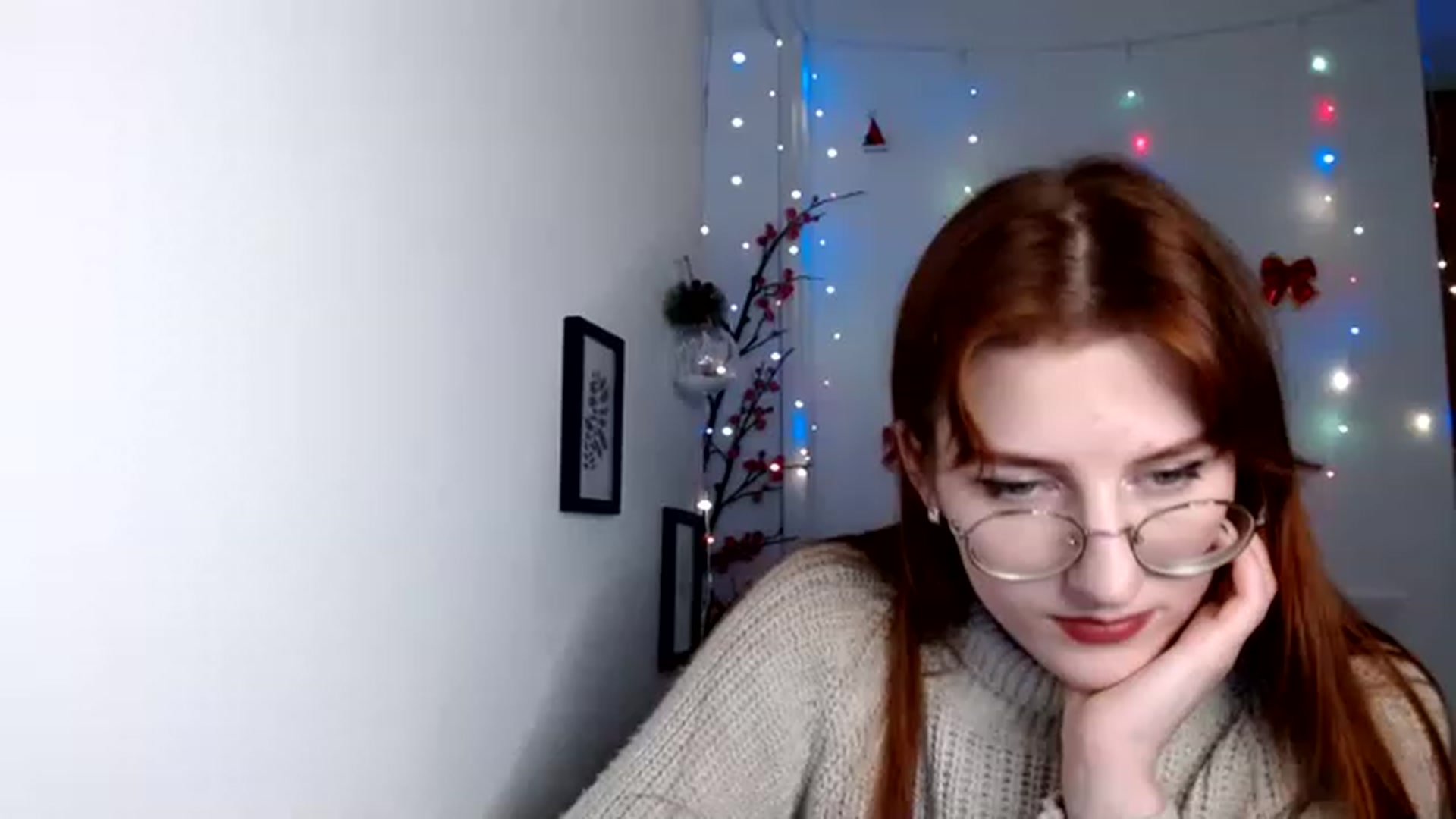 Gallery image thumbnail from Red_Hot_Fox's myfreecams stream on, 12/07/2022, 14:47 image 1 of 20