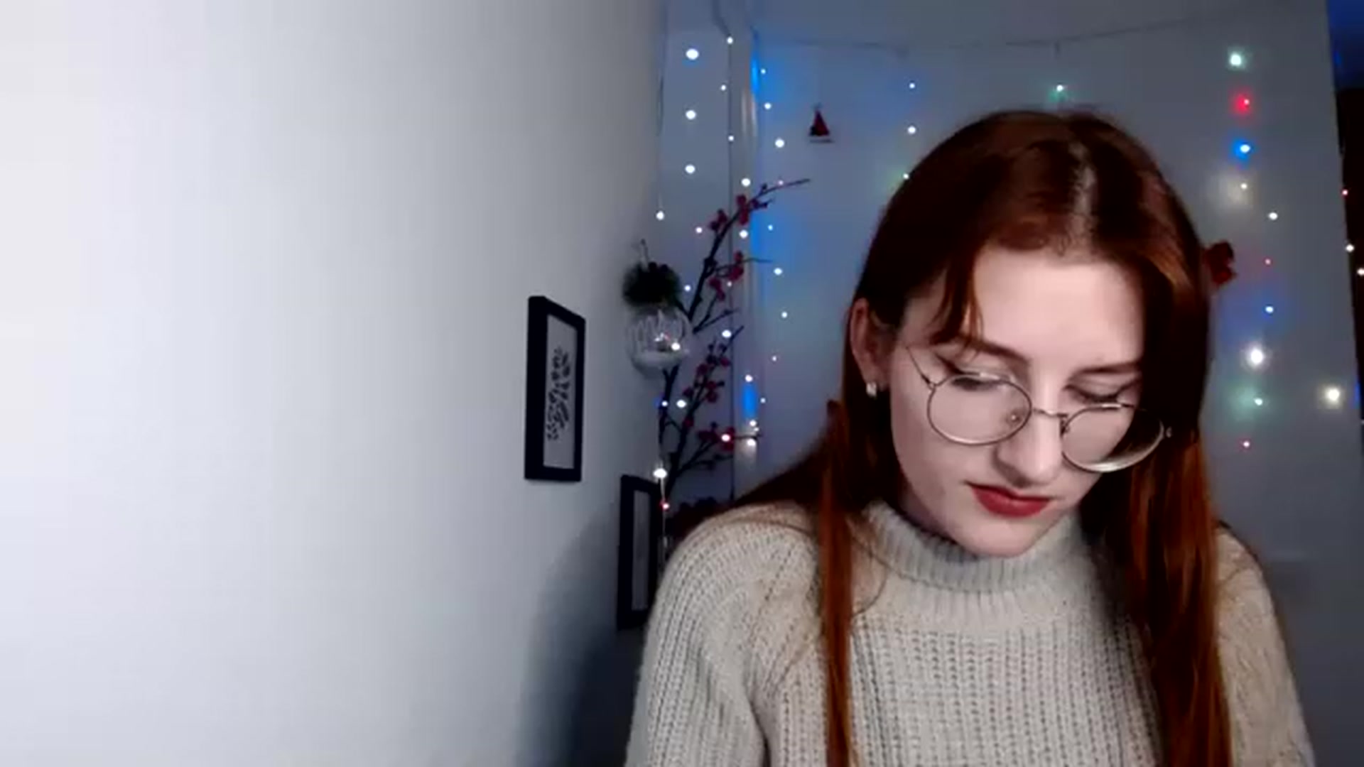Gallery image thumbnail from Red_Hot_Fox's myfreecams stream on, 12/07/2022, 14:47 image 14 of 20