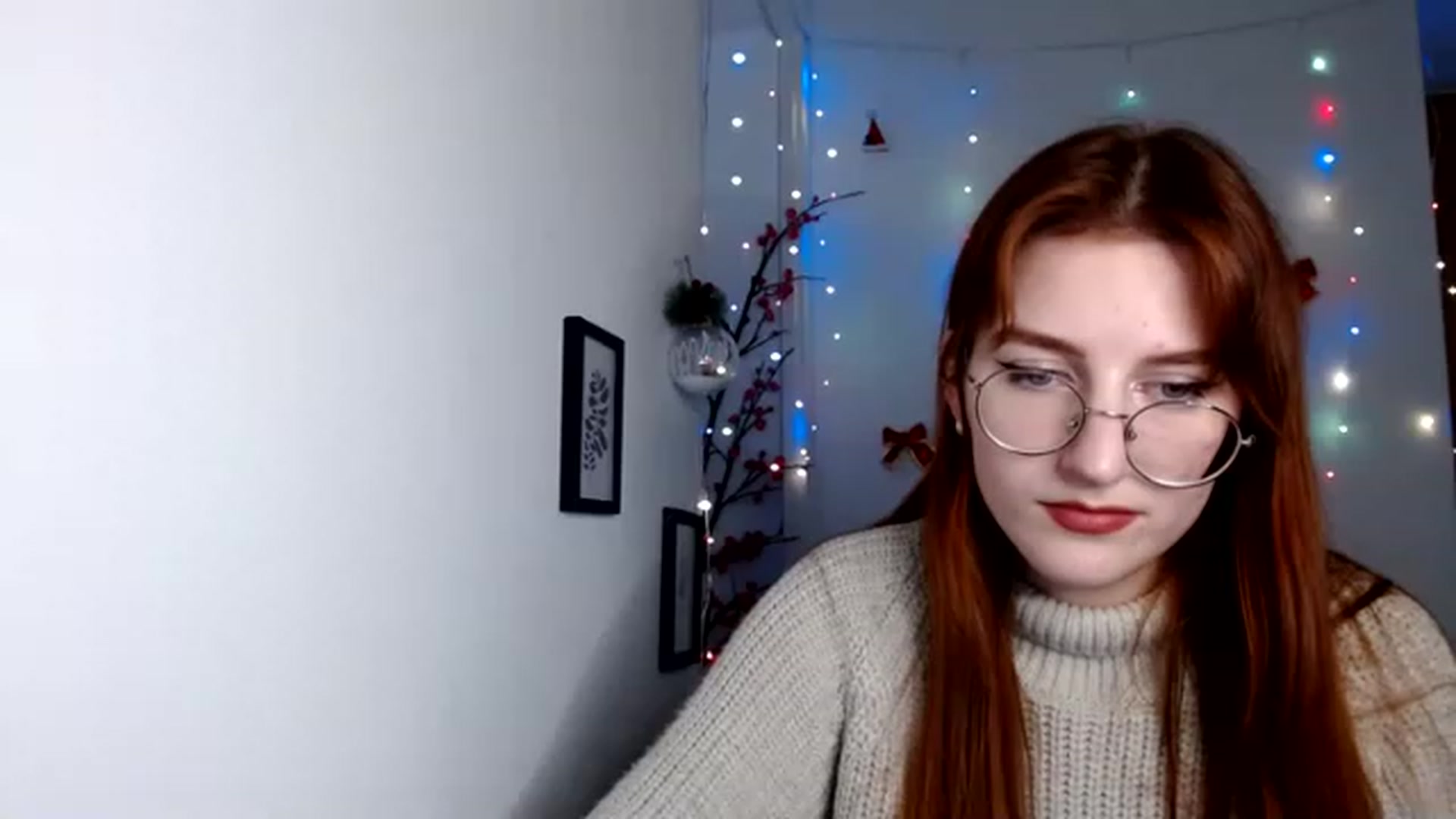 Gallery image thumbnail from Red_Hot_Fox's myfreecams stream on, 12/07/2022, 16:26 image 12 of 20