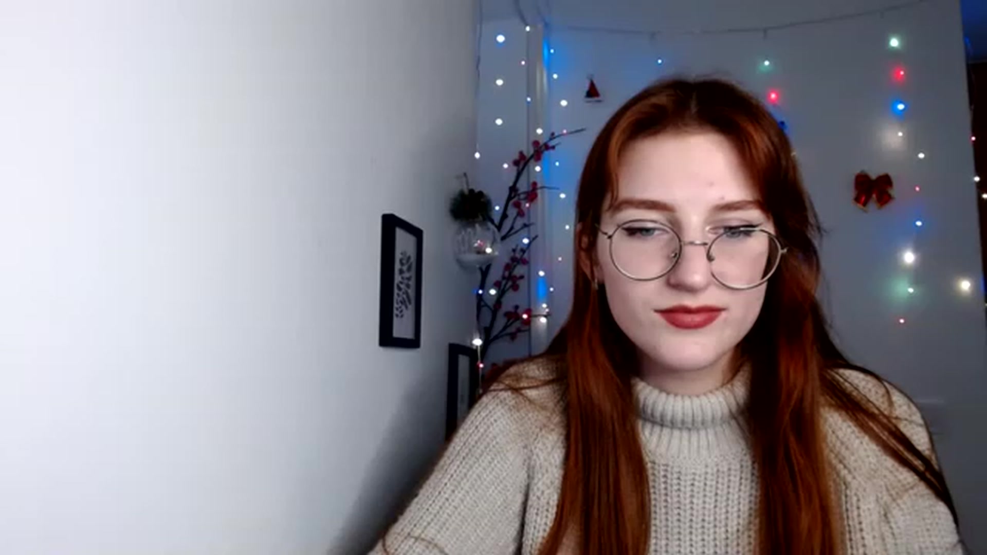 Gallery image thumbnail from Red_Hot_Fox's myfreecams stream on, 12/07/2022, 16:26 image 4 of 20