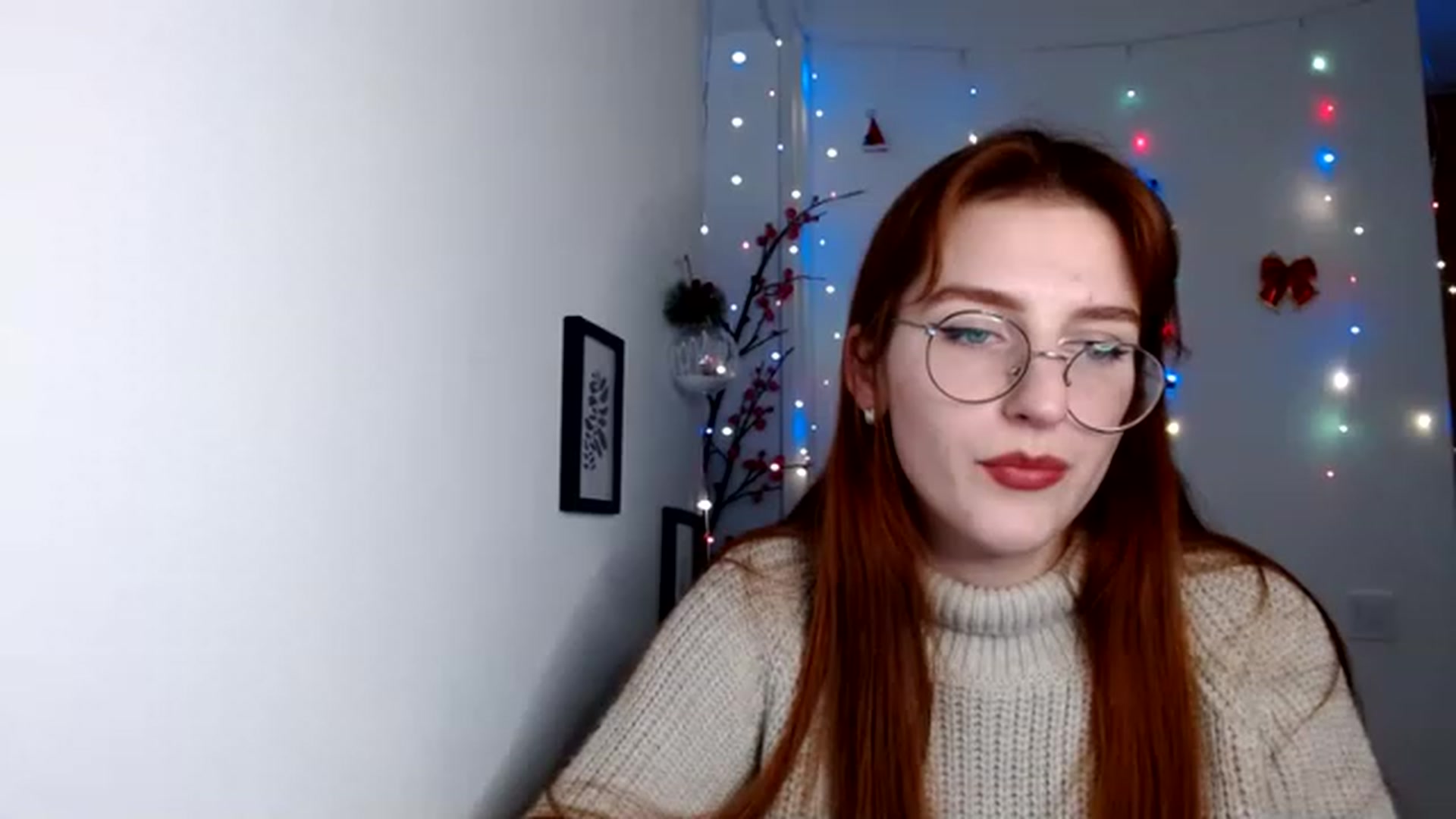Gallery image thumbnail from Red_Hot_Fox's myfreecams stream on, 12/07/2022, 16:26 image 3 of 20