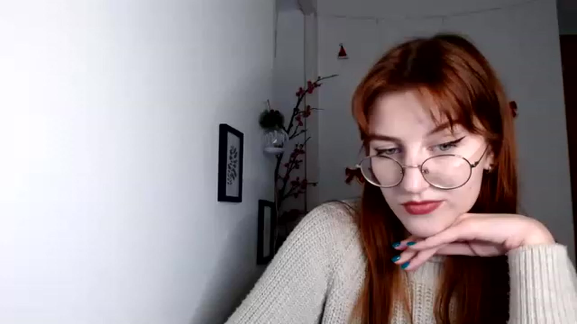 Gallery image thumbnail from Red_Hot_Fox's myfreecams stream on, 12/07/2022, 17:54 image 18 of 20