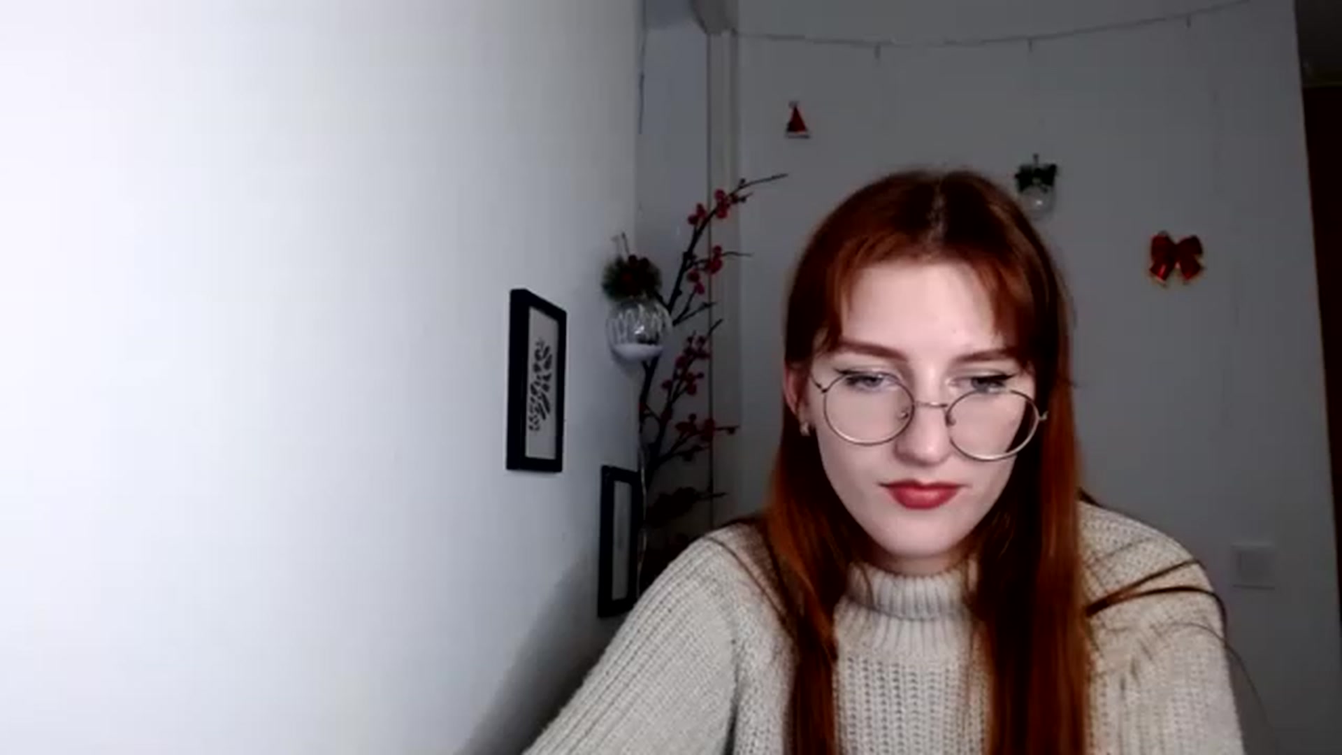Gallery image thumbnail from Red_Hot_Fox's myfreecams stream on, 12/07/2022, 17:54 image 3 of 20