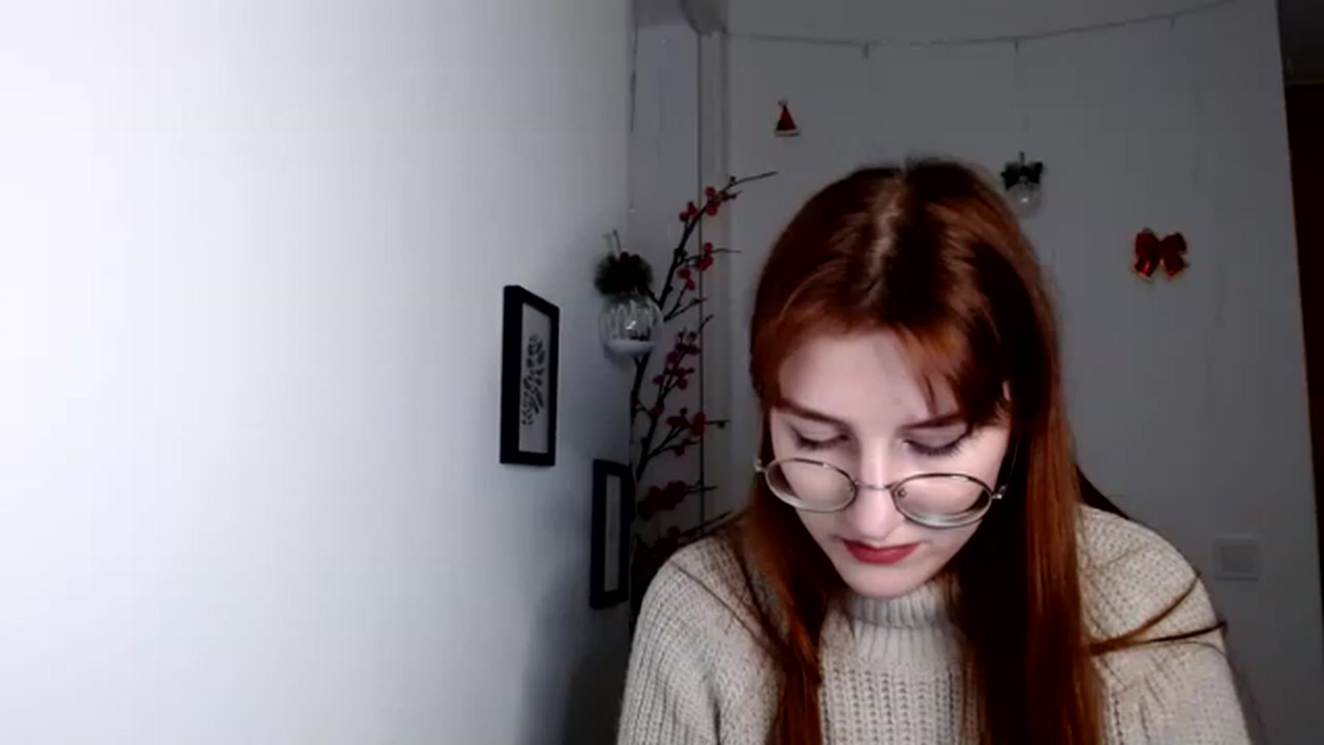 Gallery image thumbnail from Red_Hot_Fox's myfreecams stream on, 12/07/2022, 17:54 image 4 of 20