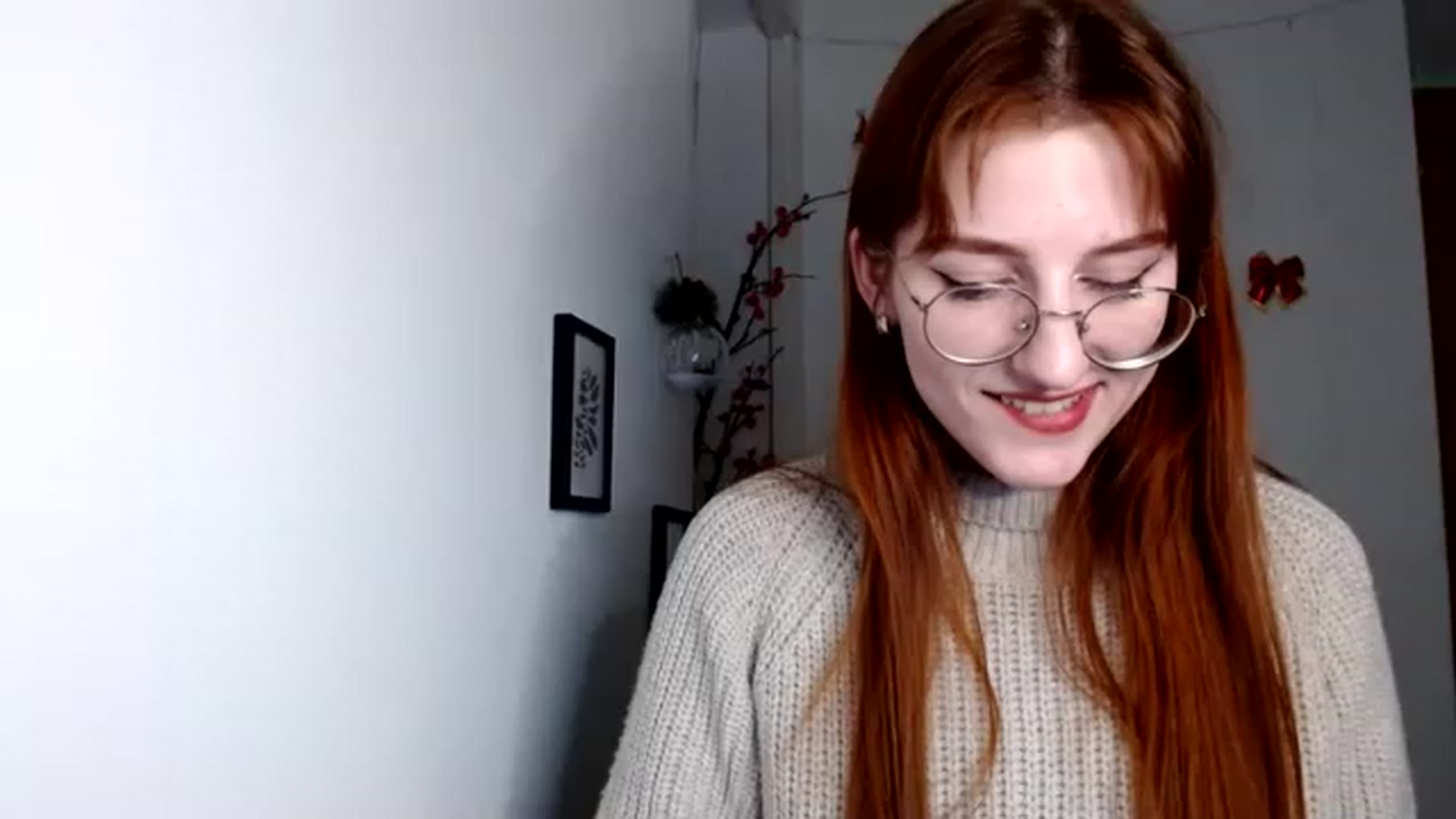 Gallery image thumbnail from Red_Hot_Fox's myfreecams stream on, 12/07/2022, 17:54 image 17 of 20