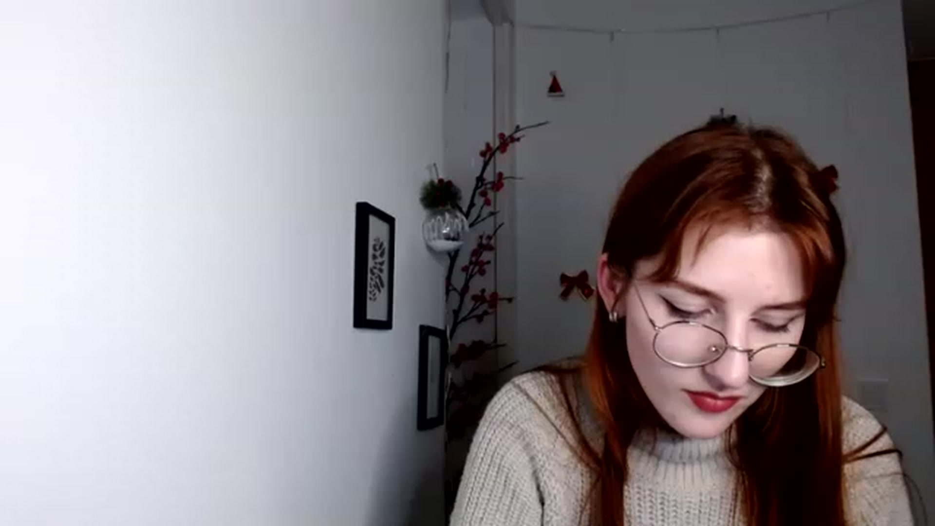 Gallery image thumbnail from Red_Hot_Fox's myfreecams stream on, 12/07/2022, 17:54 image 2 of 20