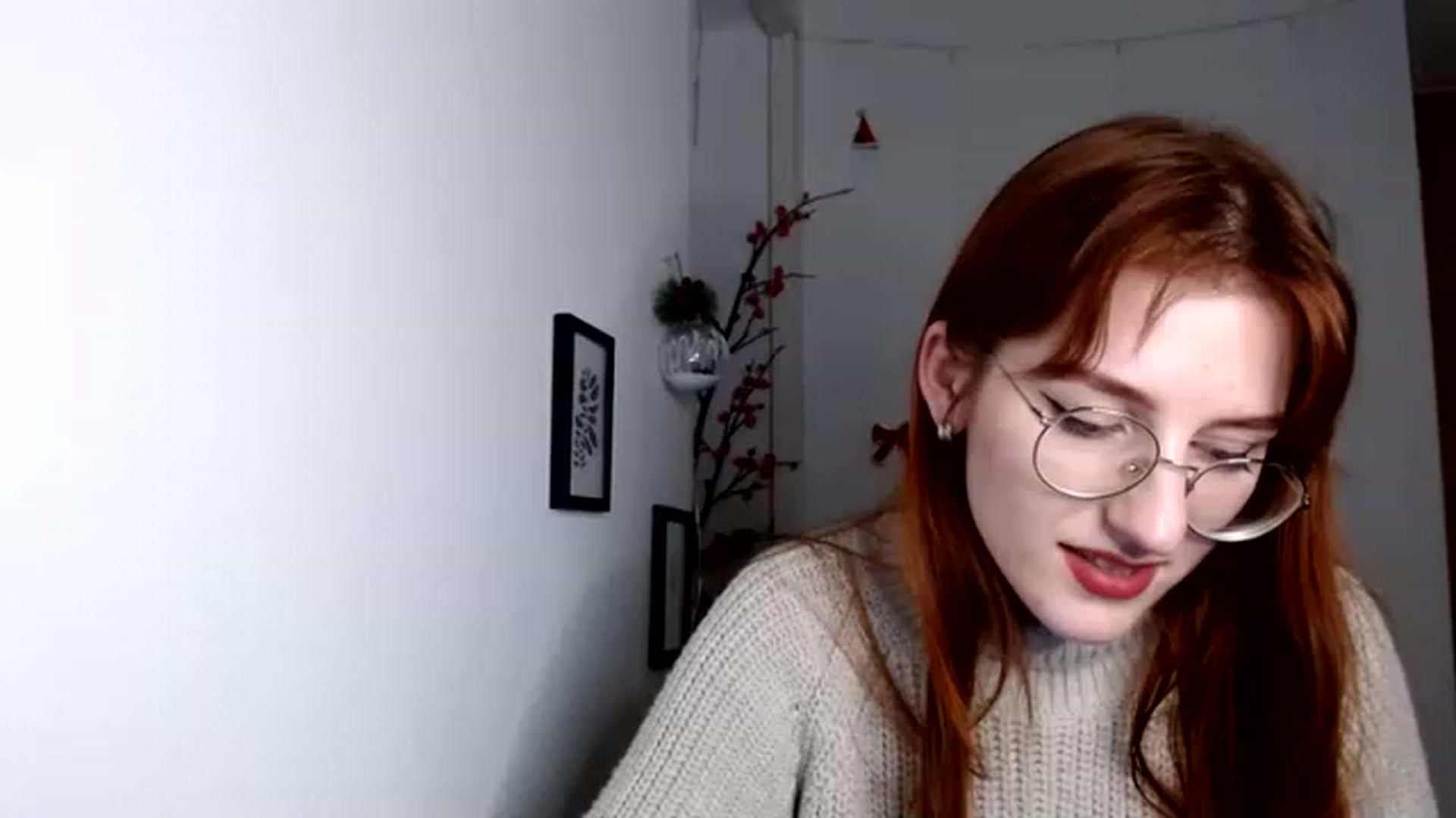 Gallery image thumbnail from Red_Hot_Fox's myfreecams stream on, 12/07/2022, 17:54 image 9 of 20