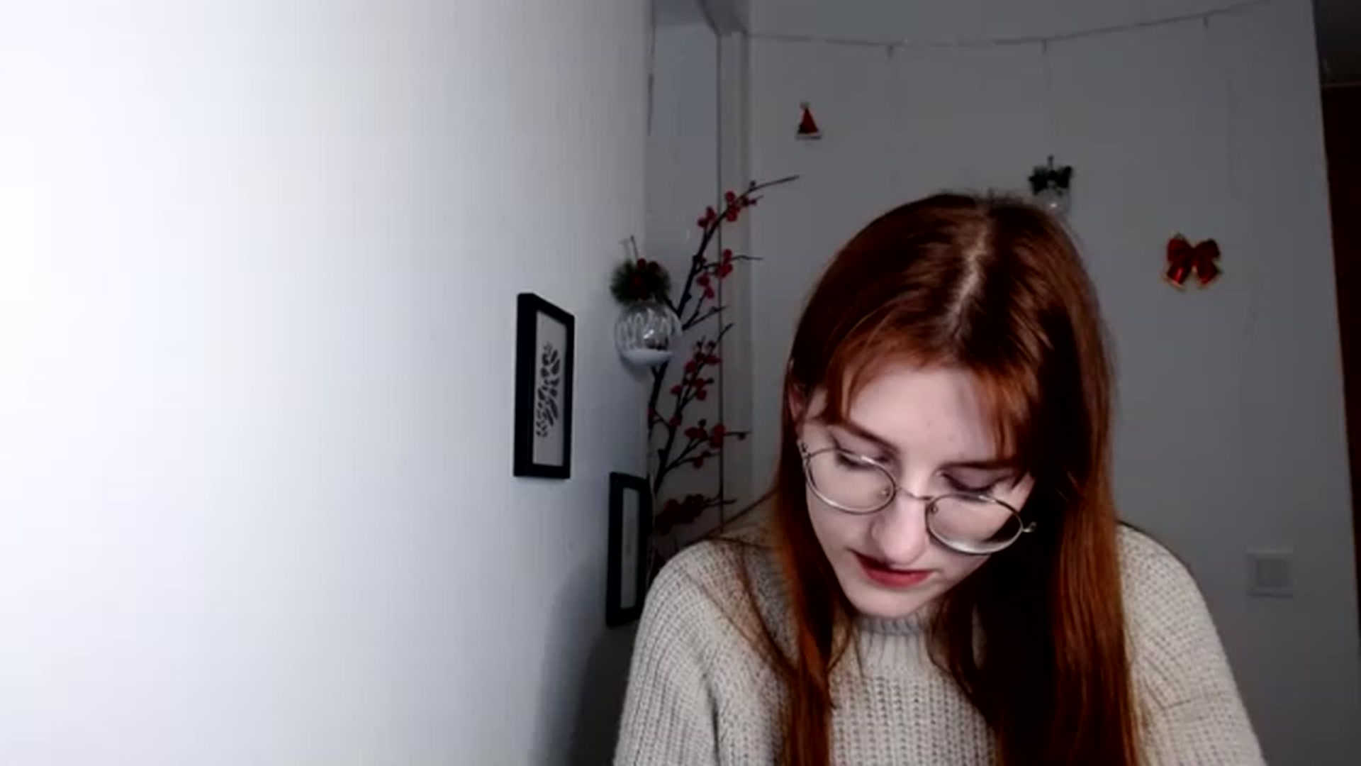 Gallery image thumbnail from Red_Hot_Fox's myfreecams stream on, 12/07/2022, 17:54 image 8 of 20