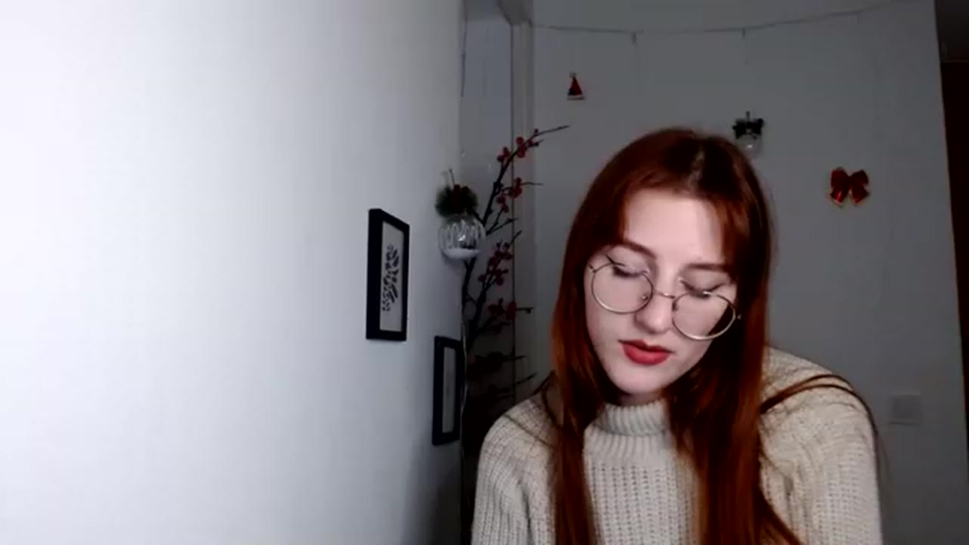 Gallery image thumbnail from Red_Hot_Fox's myfreecams stream on, 12/07/2022, 17:54 image 1 of 20
