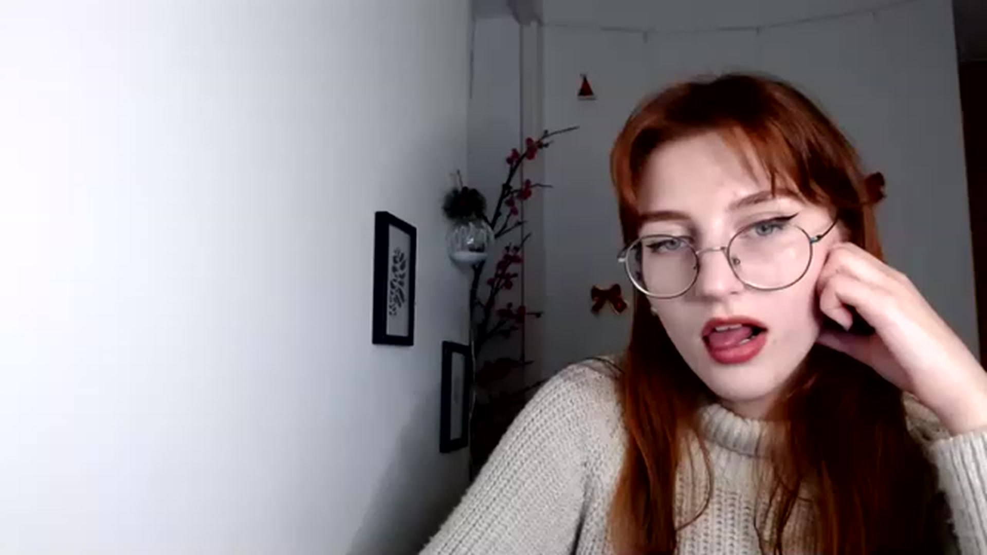 Gallery image thumbnail from Red_Hot_Fox's myfreecams stream on, 12/07/2022, 17:54 image 12 of 20