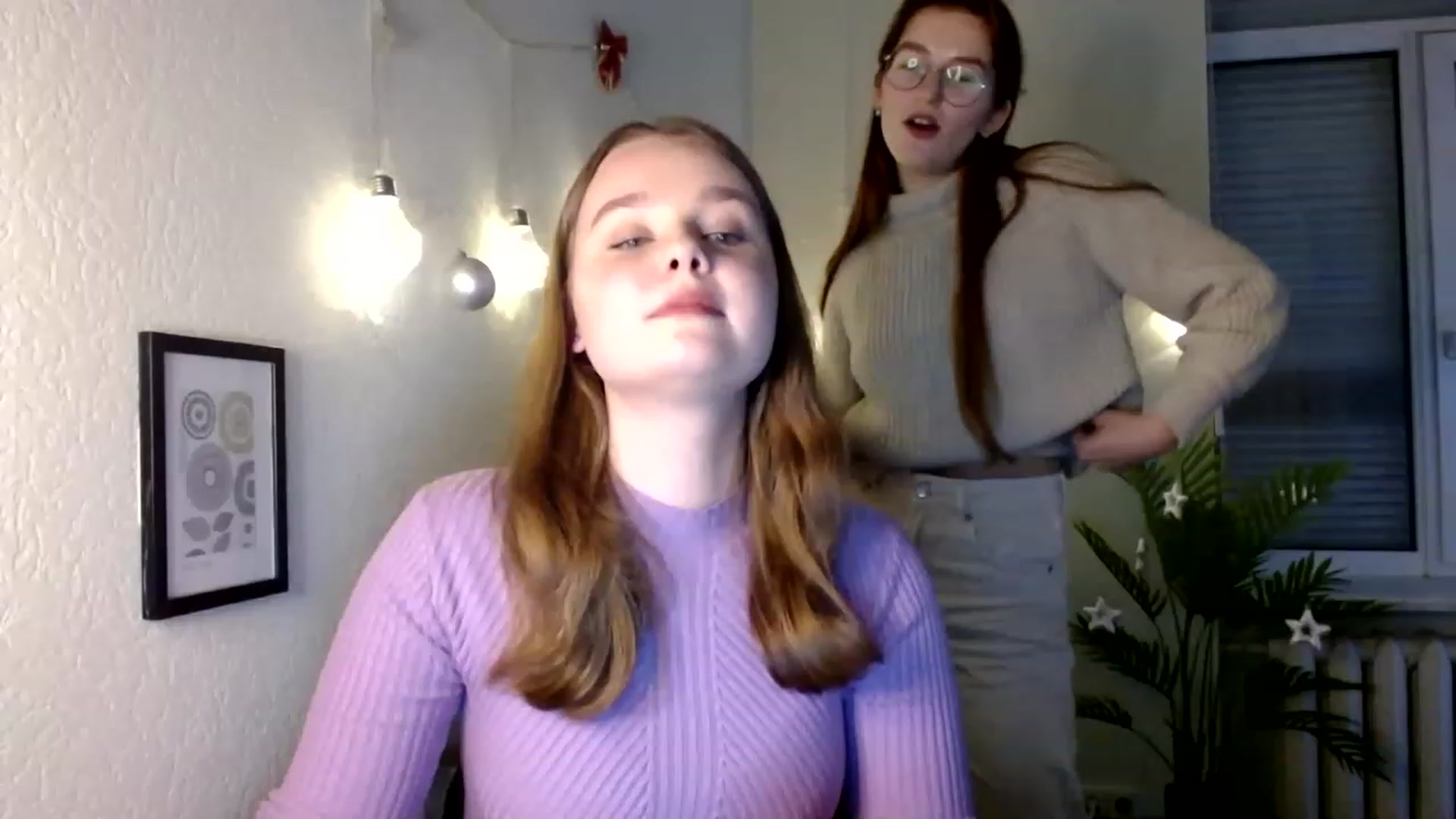 Gallery image thumbnail from Red_Hot_Fox's myfreecams stream on, 12/08/2022, 15:59 image 3 of 20