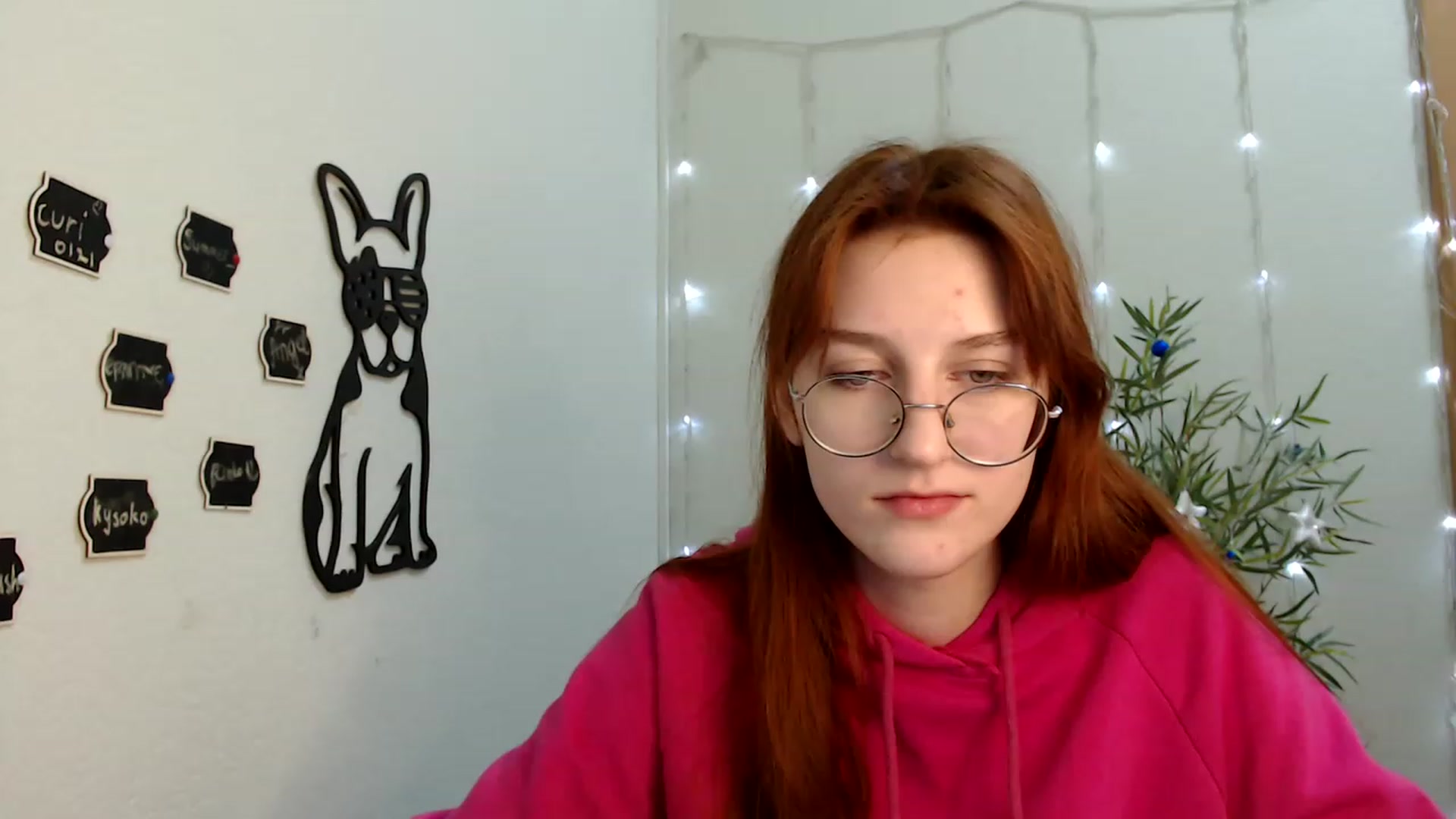 Gallery image thumbnail from Red_Hot_Fox's myfreecams stream on, 12/15/2022, 10:26 image 2 of 20