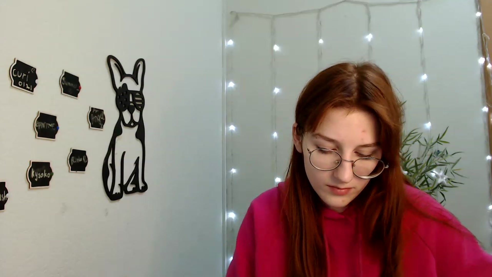 Gallery image thumbnail from Red_Hot_Fox's myfreecams stream on, 12/15/2022, 10:26 image 16 of 20