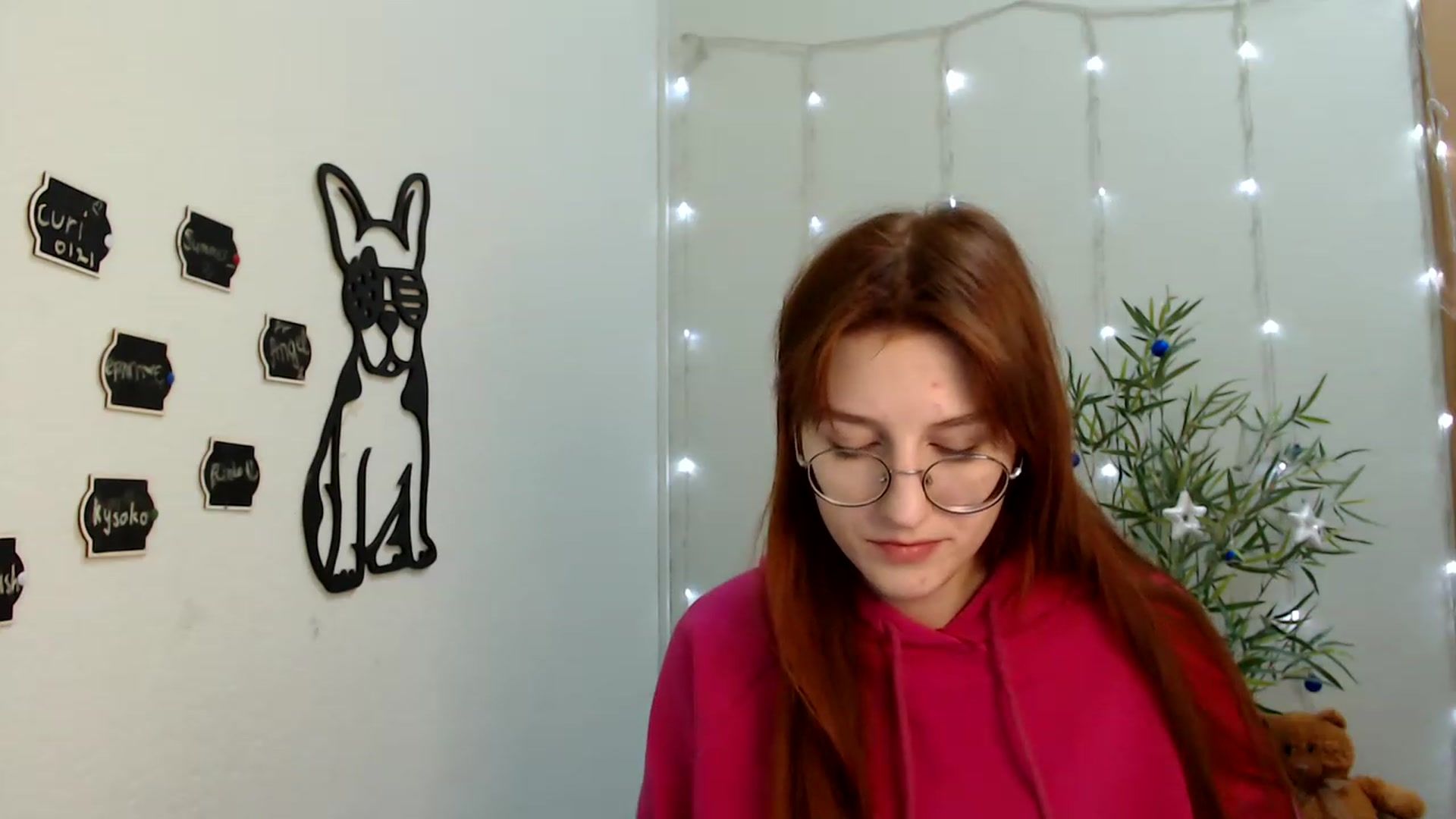 Gallery image thumbnail from Red_Hot_Fox's myfreecams stream on, 12/15/2022, 10:26 image 4 of 20