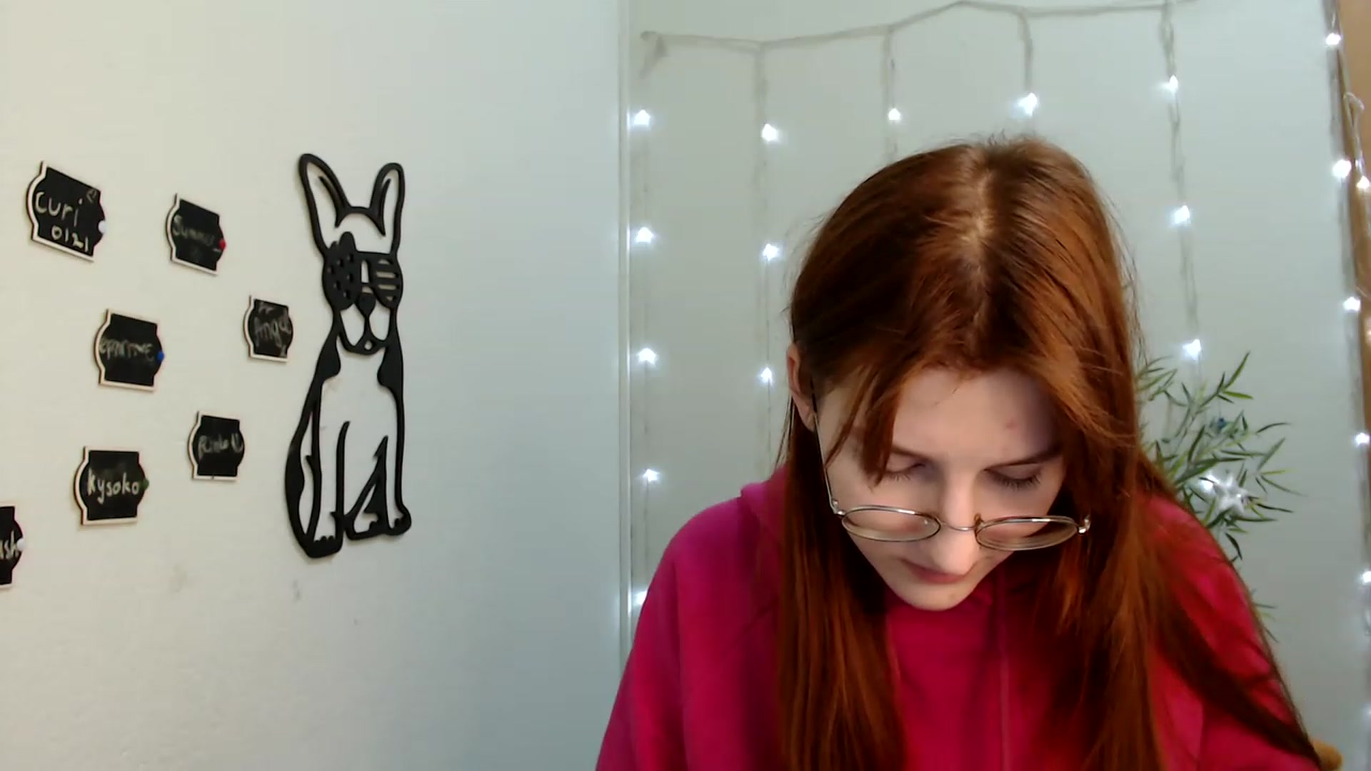 Gallery image thumbnail from Red_Hot_Fox's myfreecams stream on, 12/15/2022, 10:26 image 10 of 20