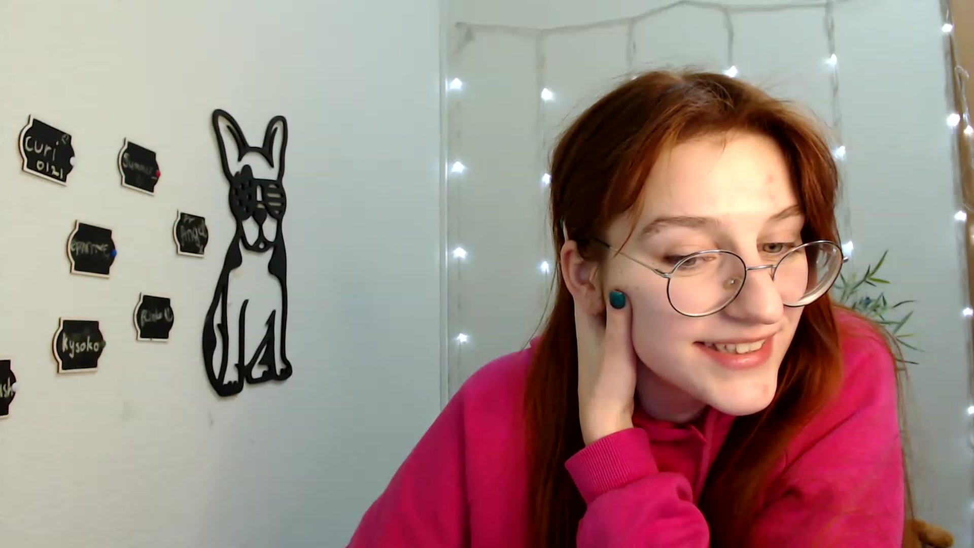 Gallery image thumbnail from Red_Hot_Fox's myfreecams stream on, 12/15/2022, 10:26 image 12 of 20
