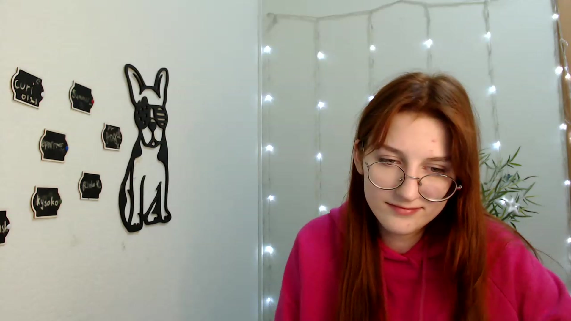 Gallery image thumbnail from Red_Hot_Fox's myfreecams stream on, 12/15/2022, 10:26 image 14 of 20