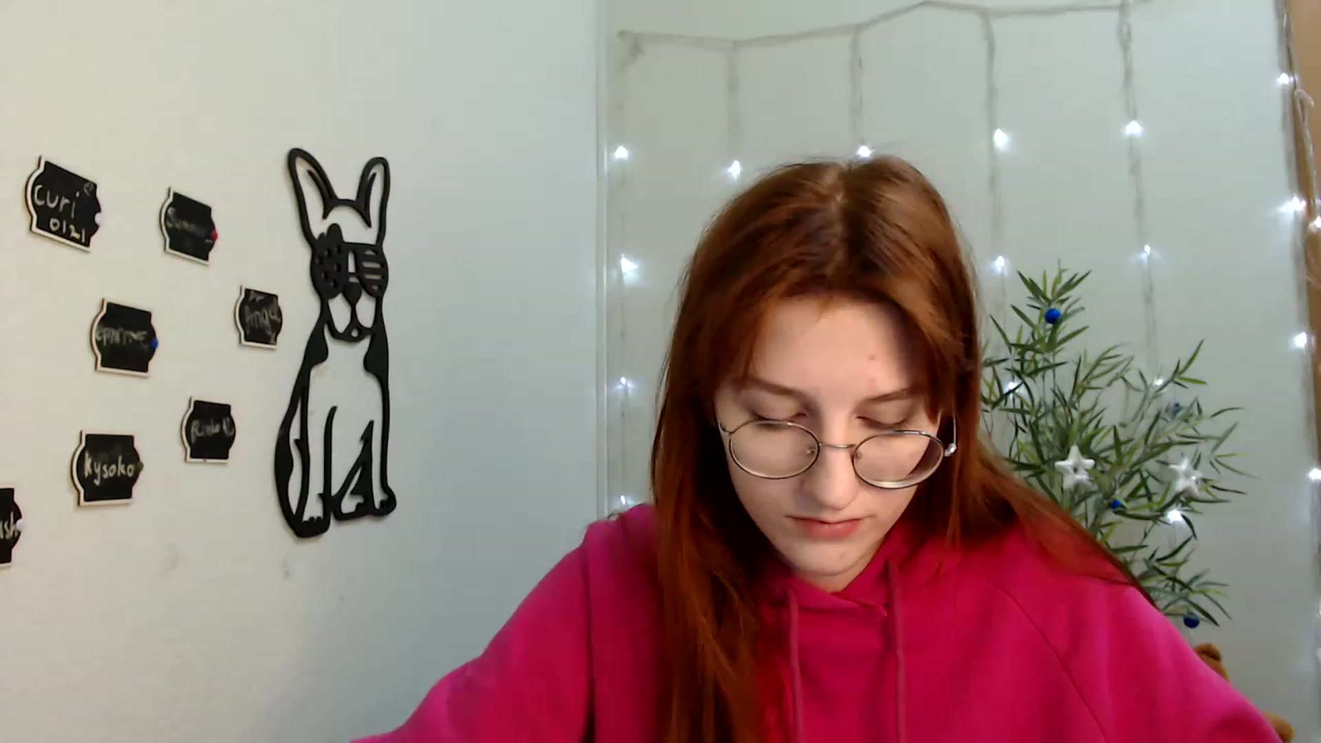 Gallery image thumbnail from Red_Hot_Fox's myfreecams stream on, 12/15/2022, 10:26 image 3 of 20