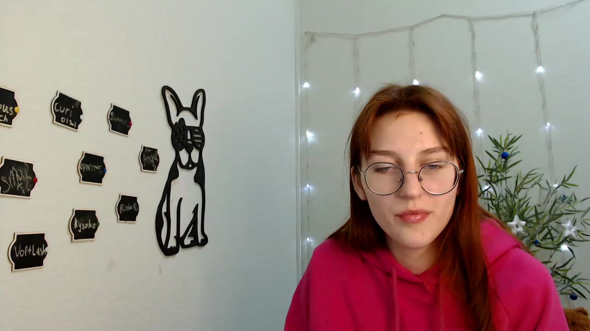 Gallery image thumbnail from Red_Hot_Fox's myfreecams stream on, 12/15/2022, 11:40 image 1 of 20