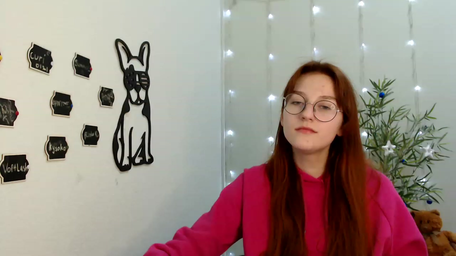 Gallery image thumbnail from Red_Hot_Fox's myfreecams stream on, 12/15/2022, 11:40 image 19 of 20