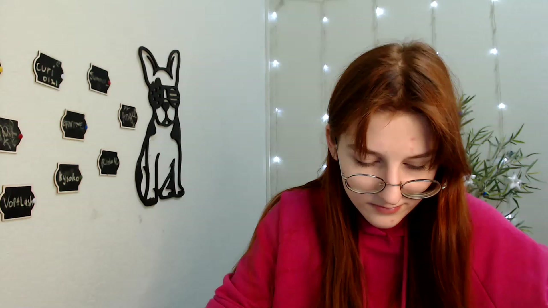 Gallery image thumbnail from Red_Hot_Fox's myfreecams stream on, 12/15/2022, 11:40 image 8 of 20