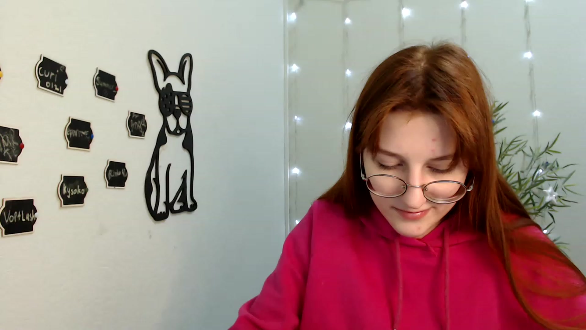 Gallery image thumbnail from Red_Hot_Fox's myfreecams stream on, 12/15/2022, 11:40 image 5 of 20