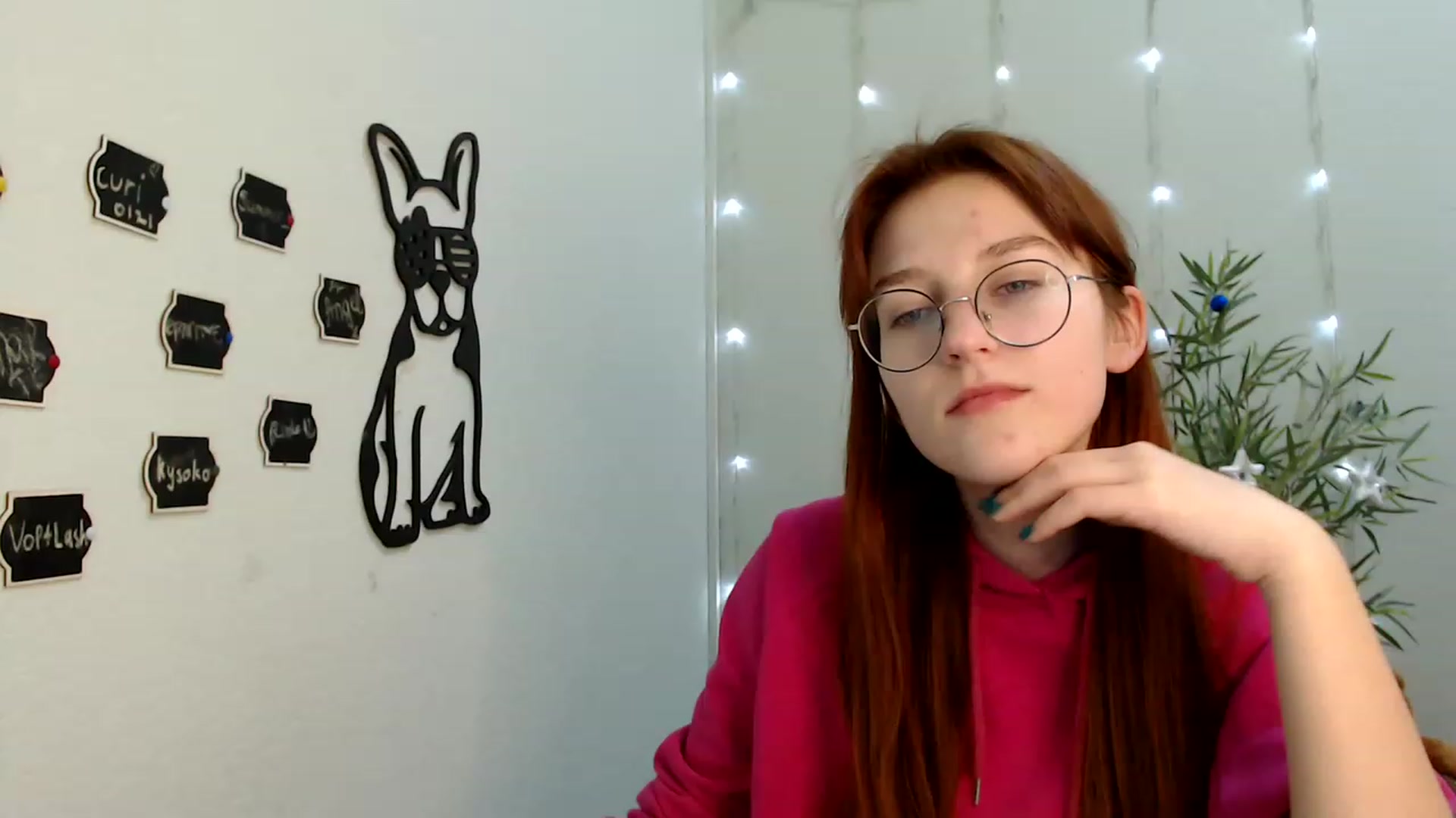 Gallery image thumbnail from Red_Hot_Fox's myfreecams stream on, 12/15/2022, 11:40 image 9 of 20