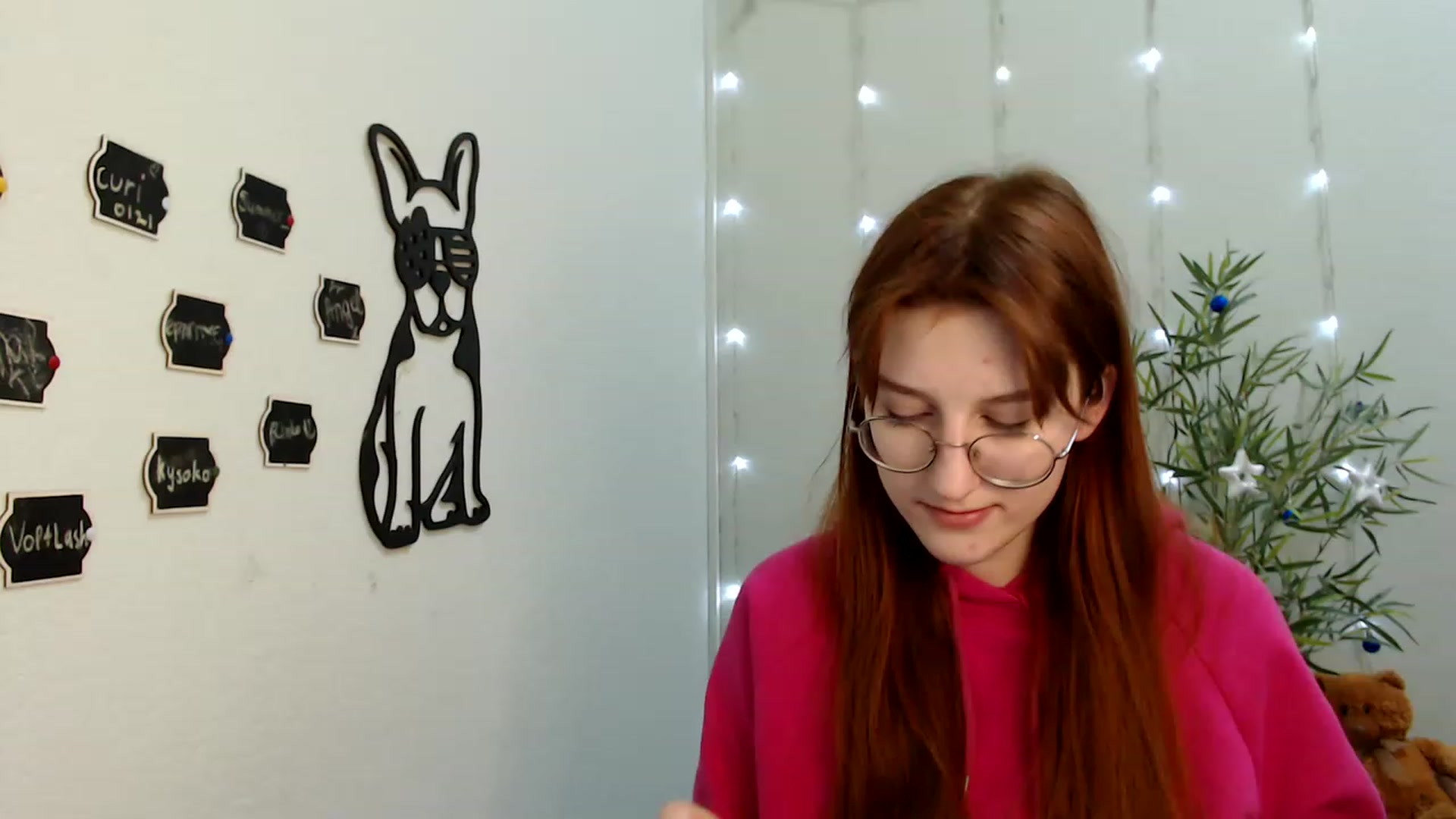 Gallery image thumbnail from Red_Hot_Fox's myfreecams stream on, 12/15/2022, 11:40 image 20 of 20